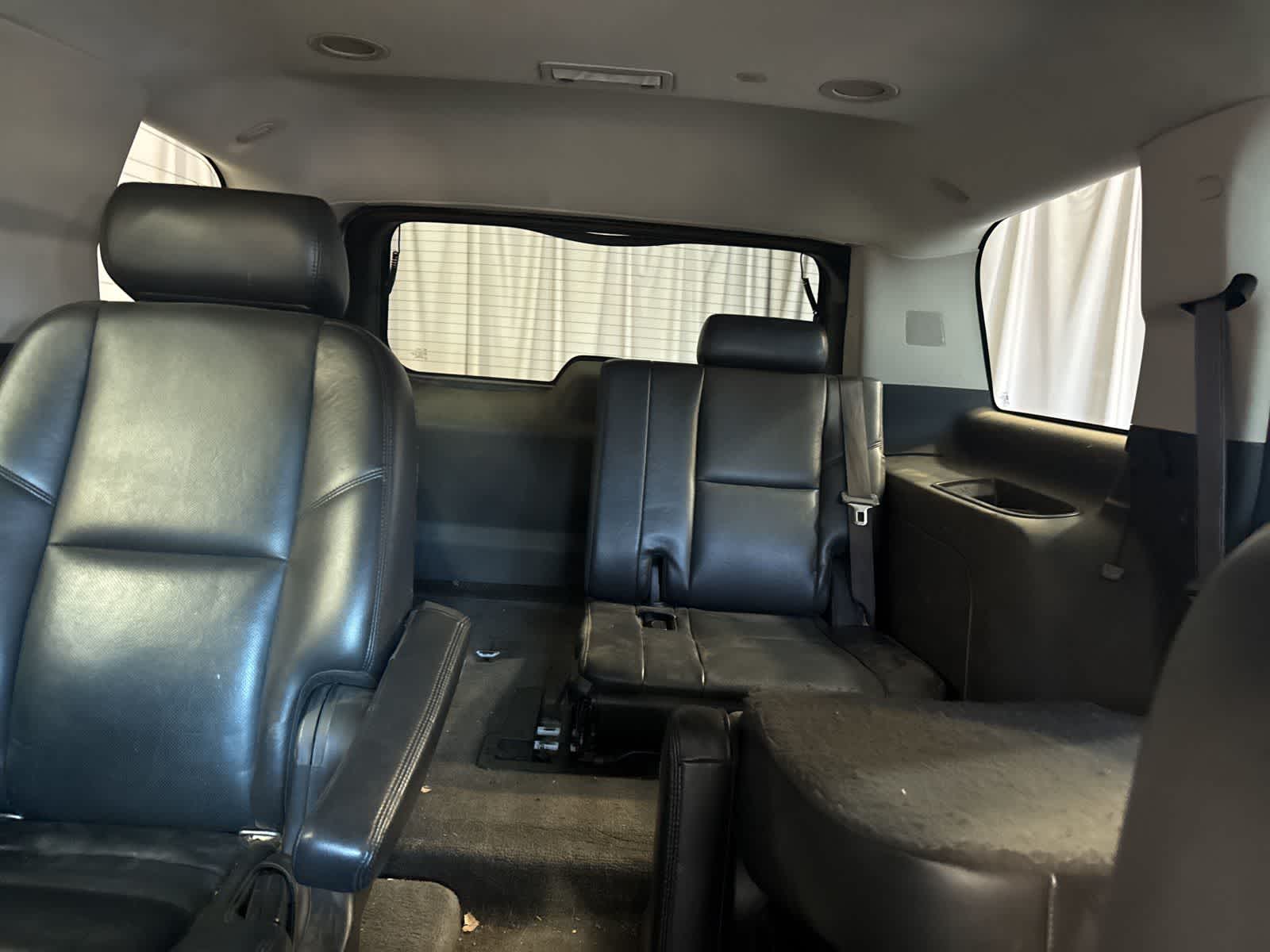 Thumbnail: 2010 Chevrolet Tahoe - 22