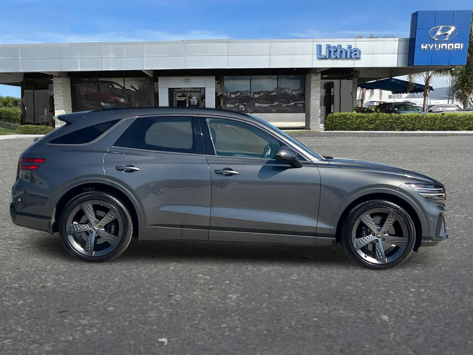 Thumbnail: 2023 Genesis GV70 - 9