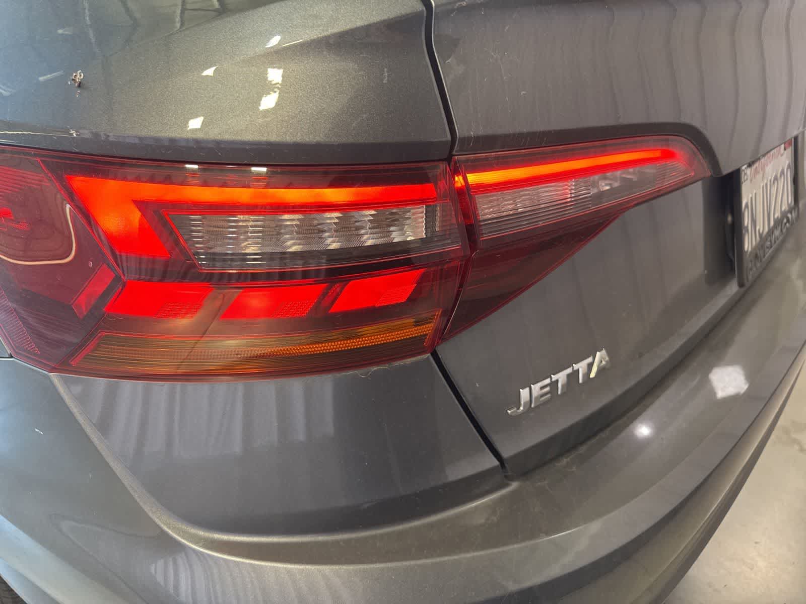 Thumbnail: 2019 Volkswagen Jetta - 9