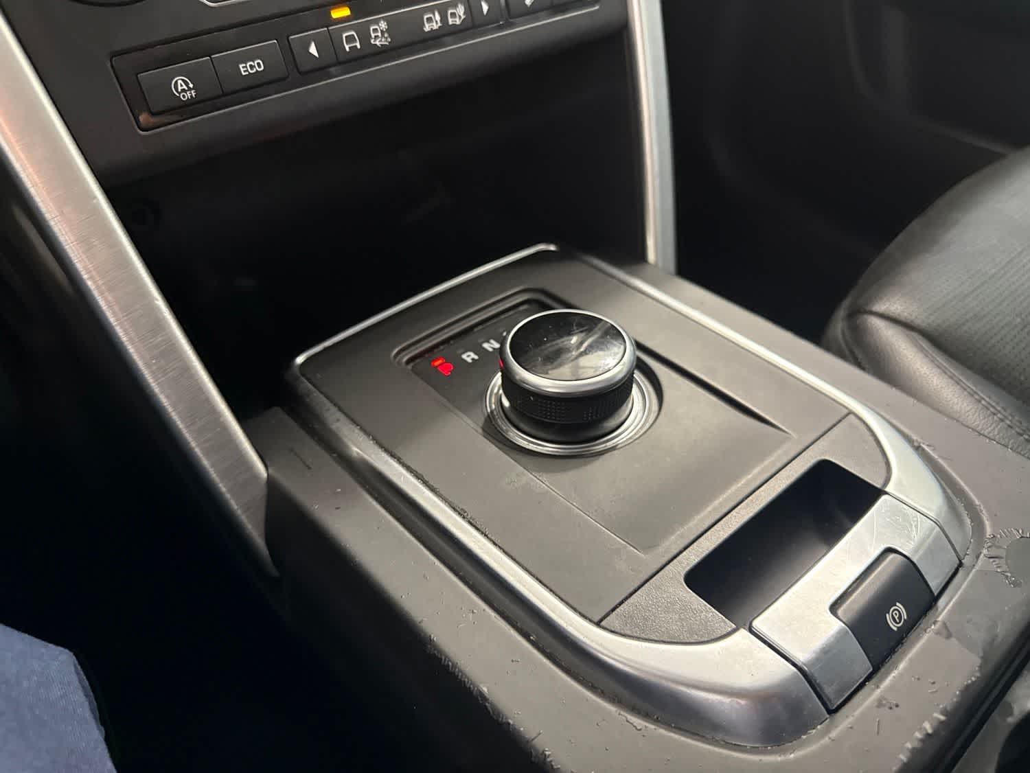 Thumbnail: 2018 Land Rover Discovery Sport - 26