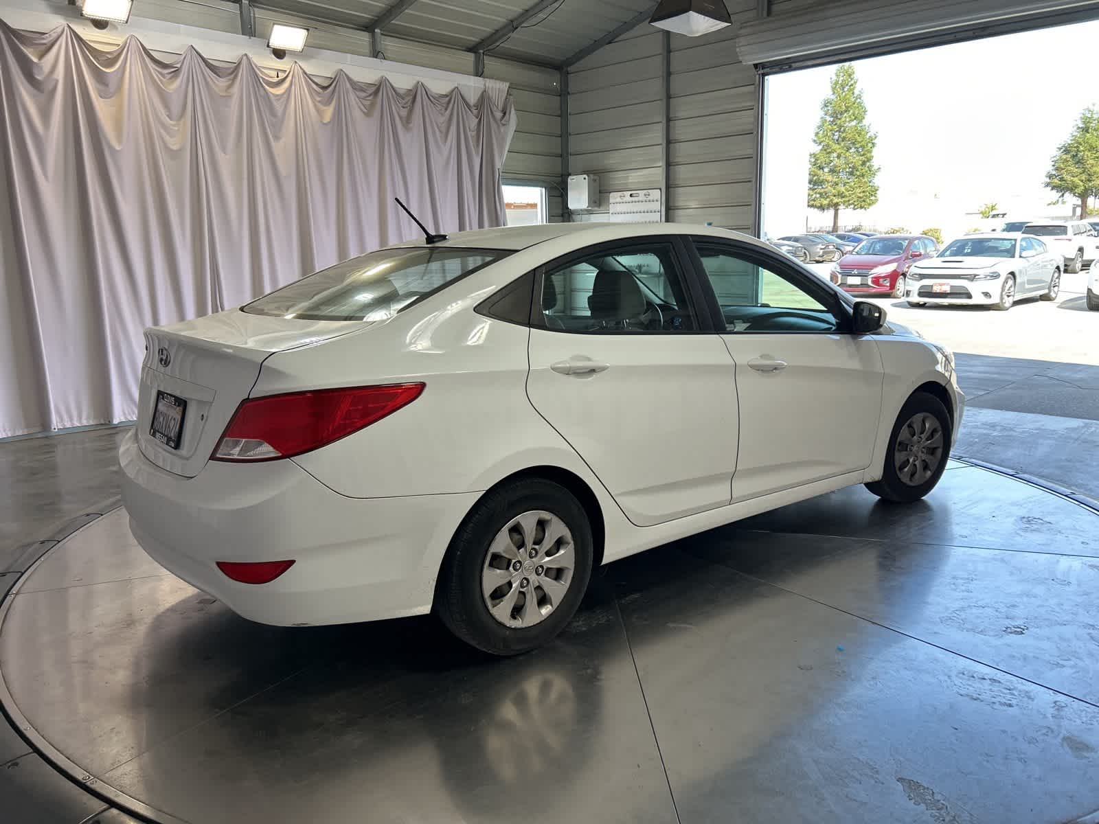 Thumbnail: 2017 Hyundai Accent - 8