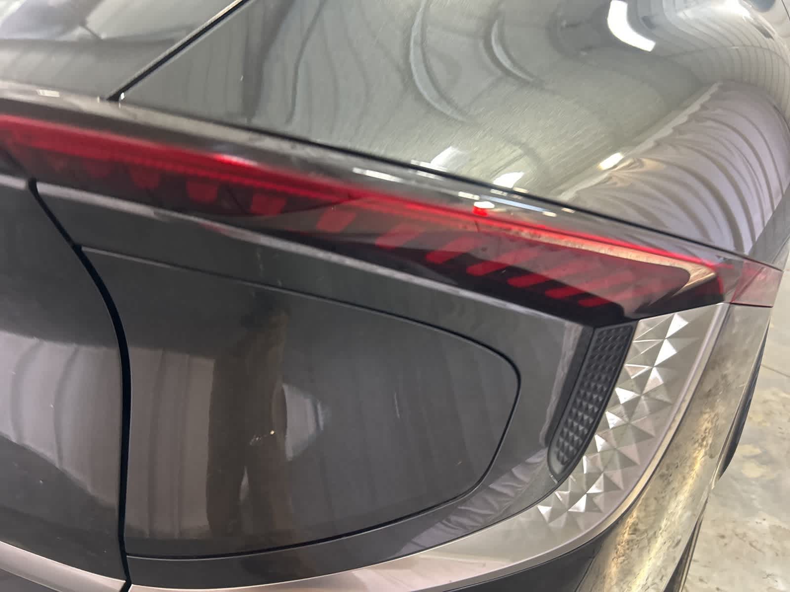 Thumbnail: 2022 Kia EV6 - 9