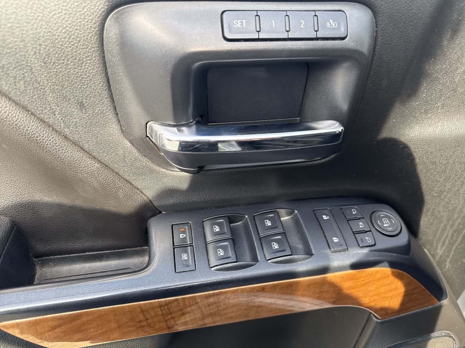 Thumbnail: 2016 Chevrolet Silverado 1500 - 21