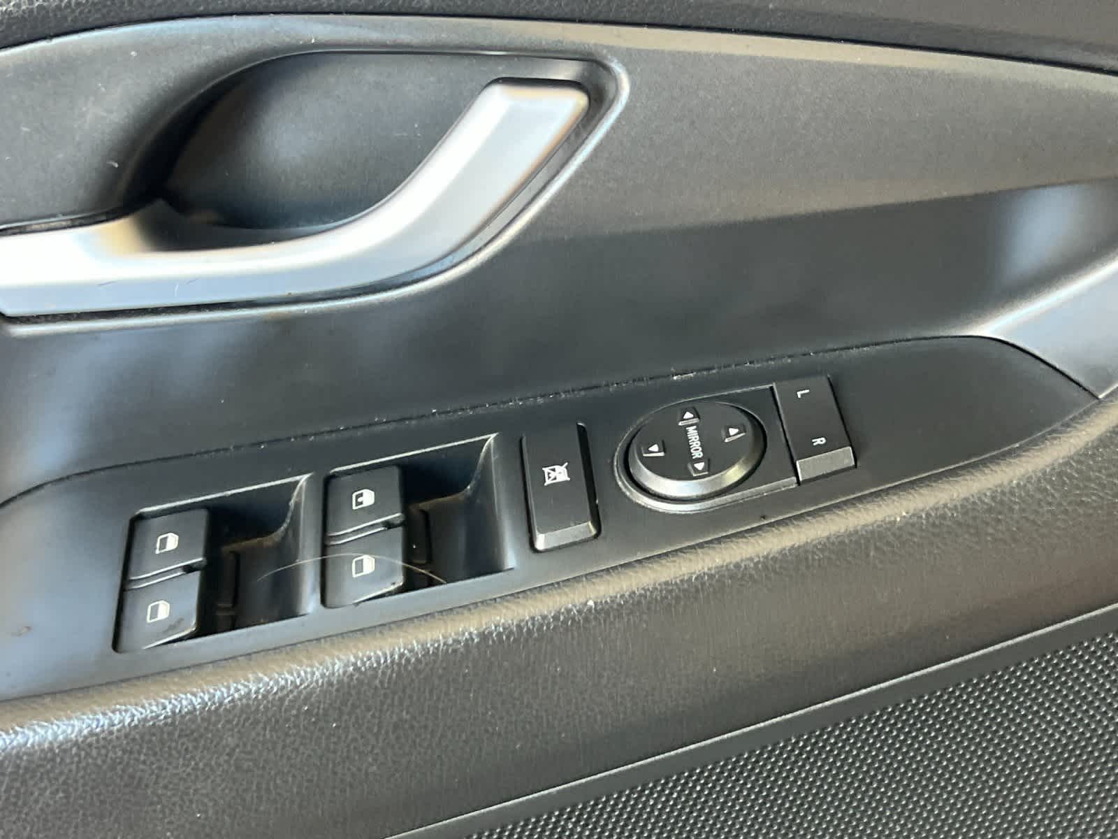 Thumbnail: 2019 Hyundai Elantra - 13