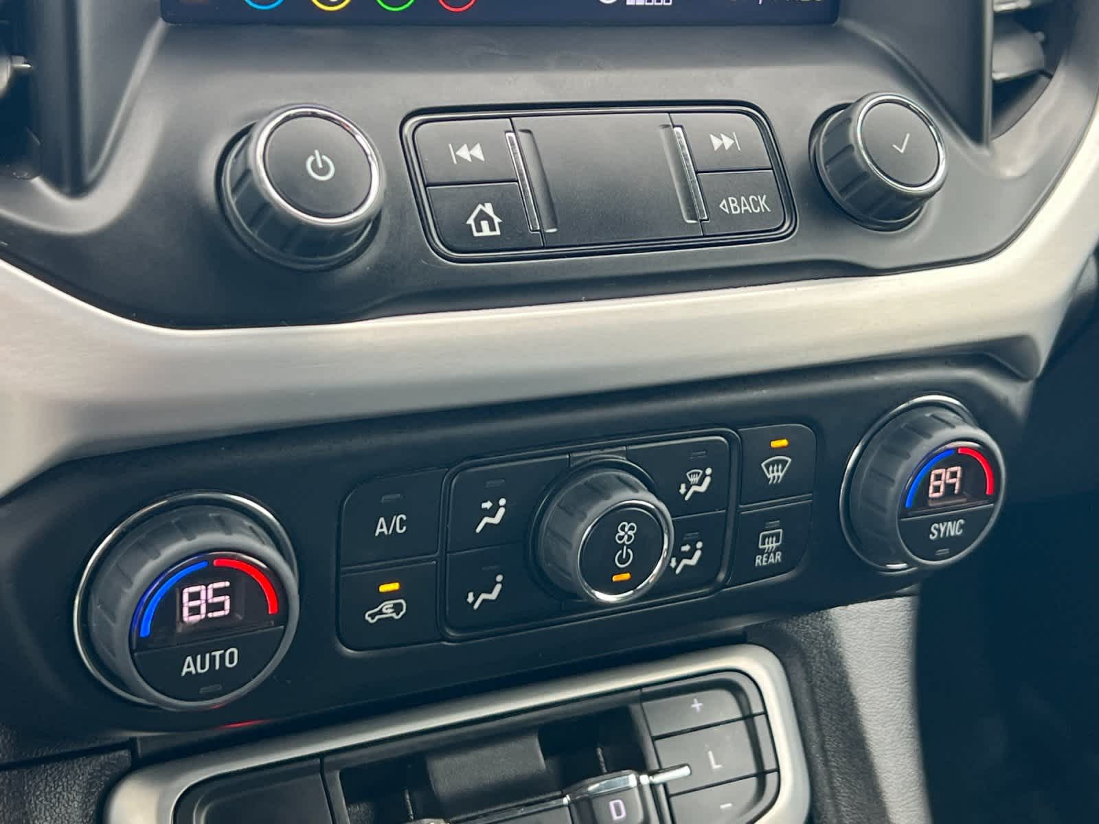 Thumbnail: 2023 GMC Acadia - 21