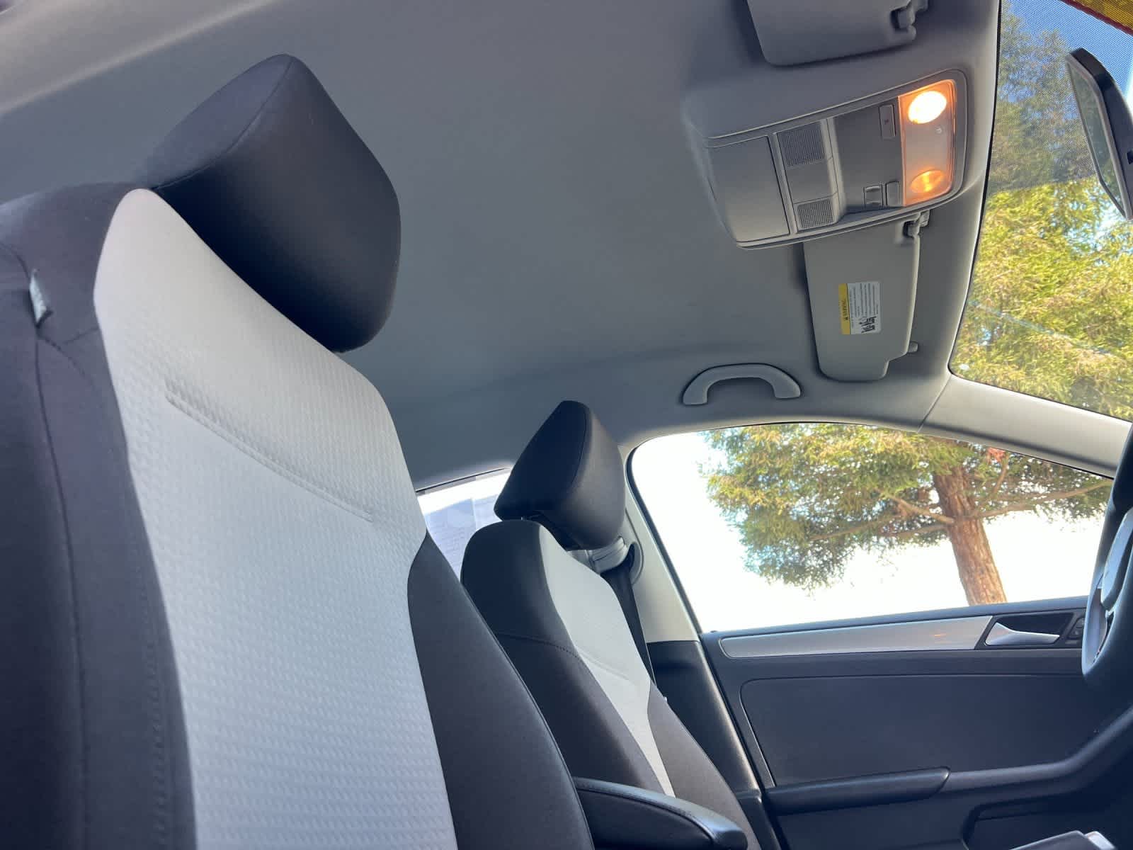 Thumbnail: 2017 Volkswagen Jetta - 17