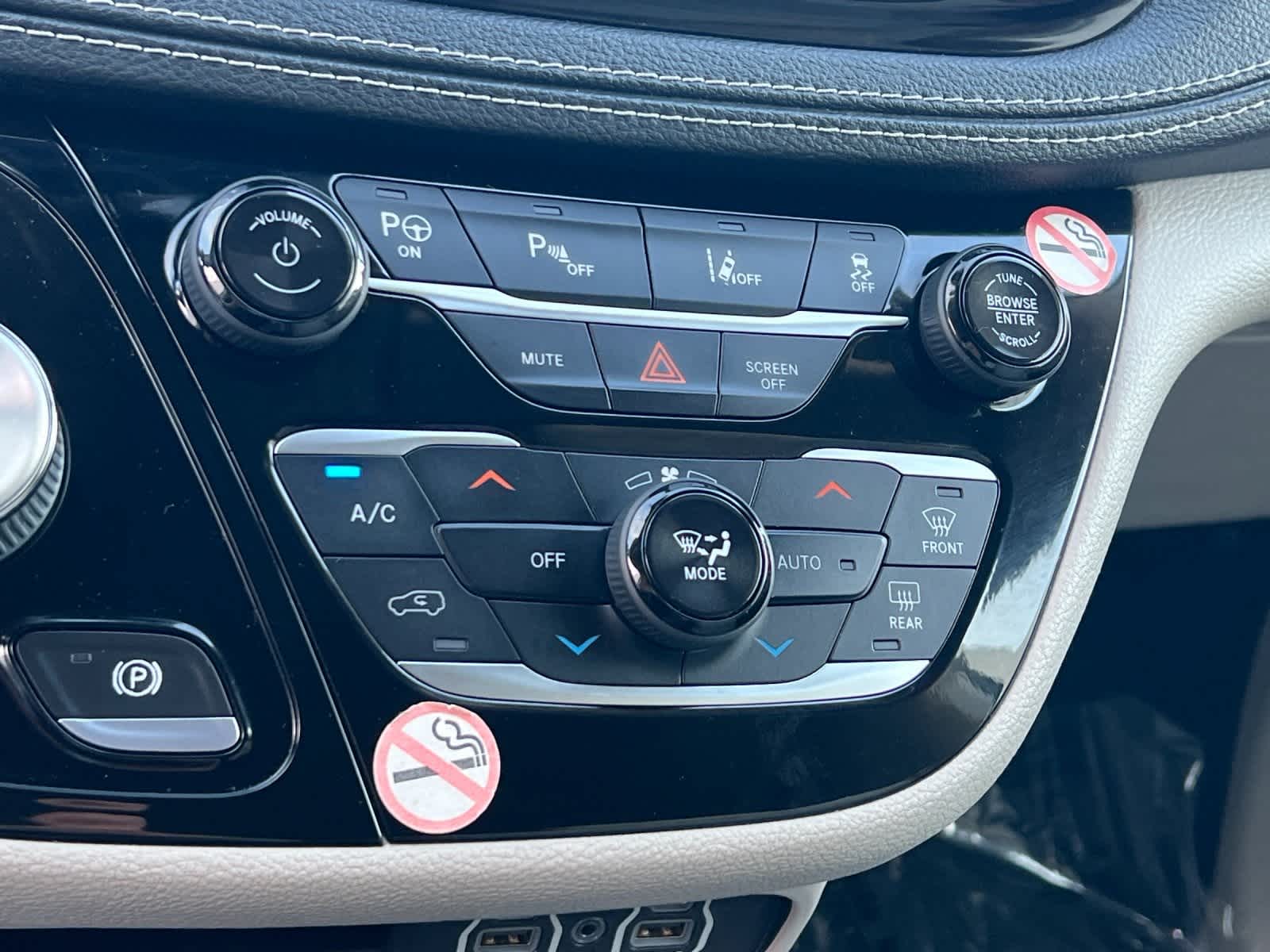 Thumbnail: 2021 Chrysler Pacifica - 22