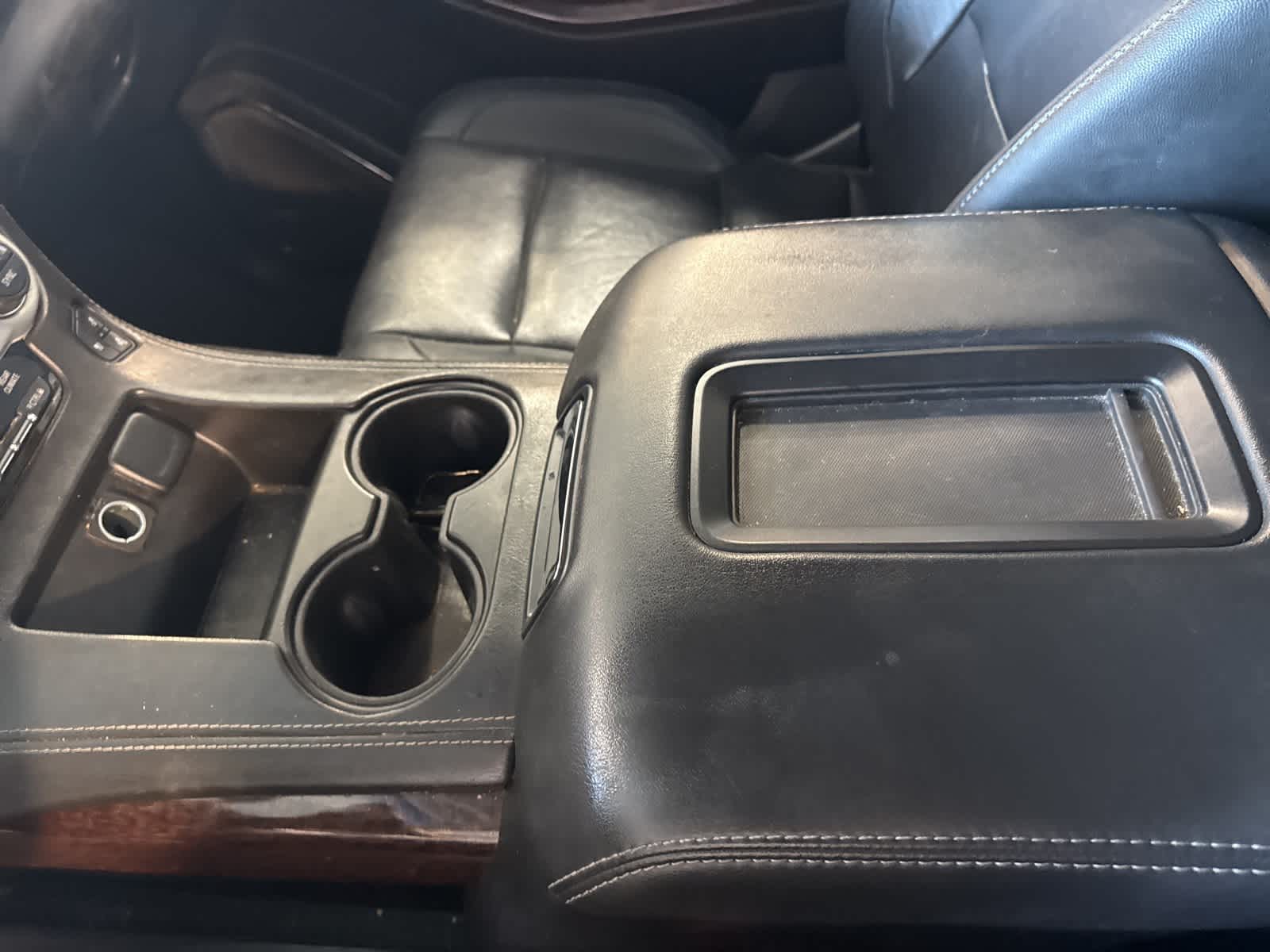 Thumbnail: 2019 GMC Yukon XL - 29