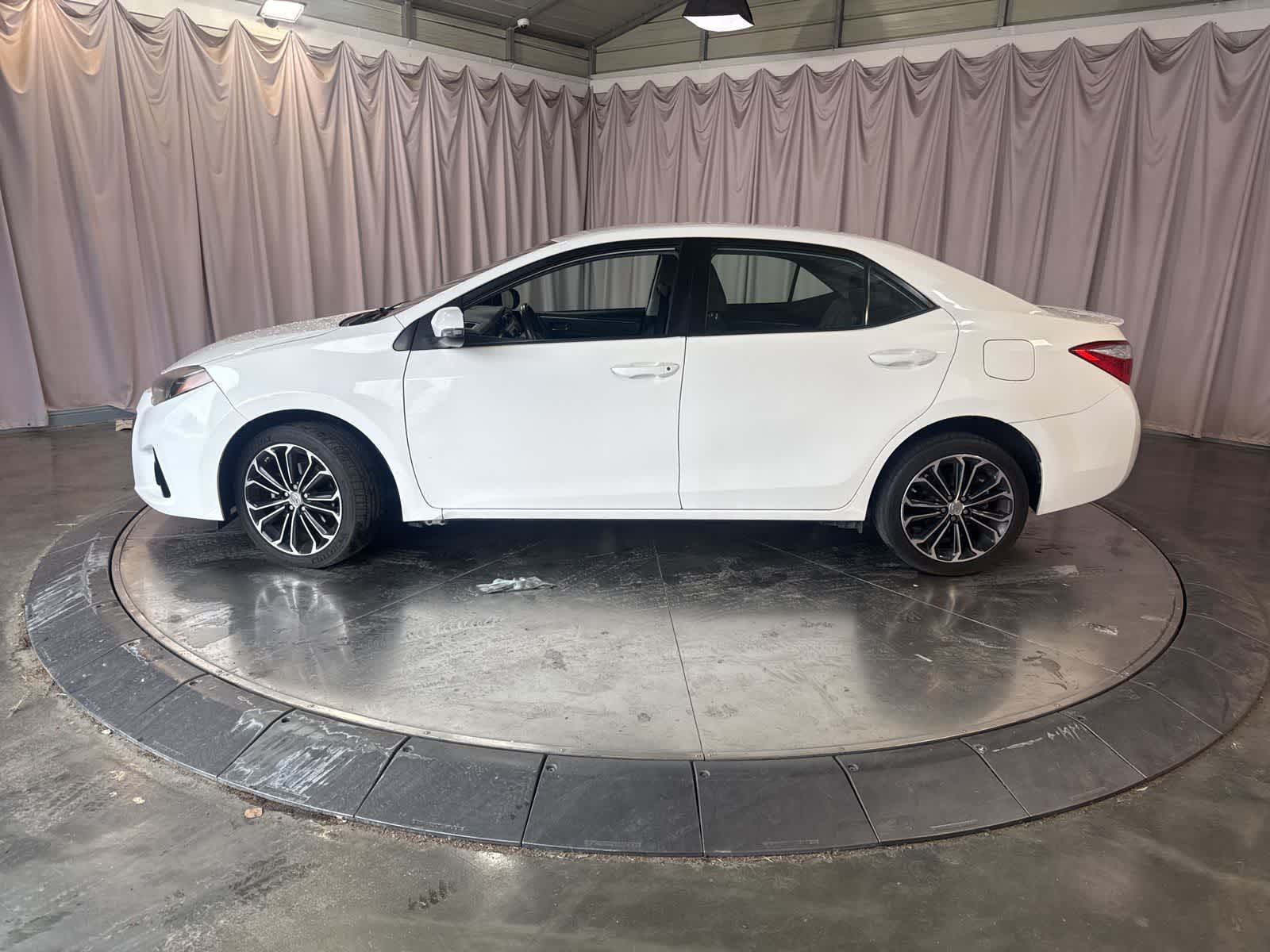 2016 Toyota Corolla S Plus photo 6