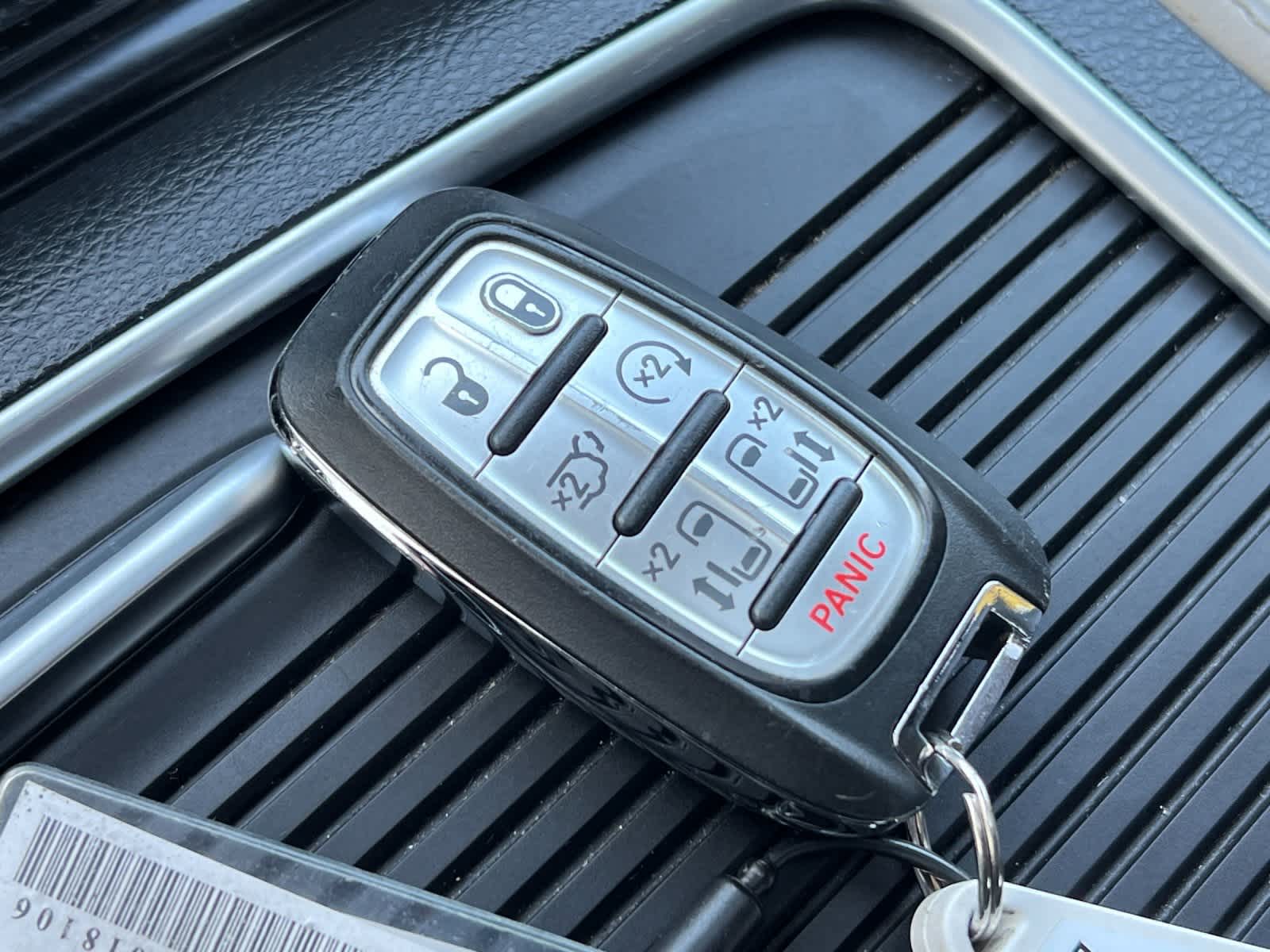 Thumbnail: 2023 Chrysler Pacifica - 30