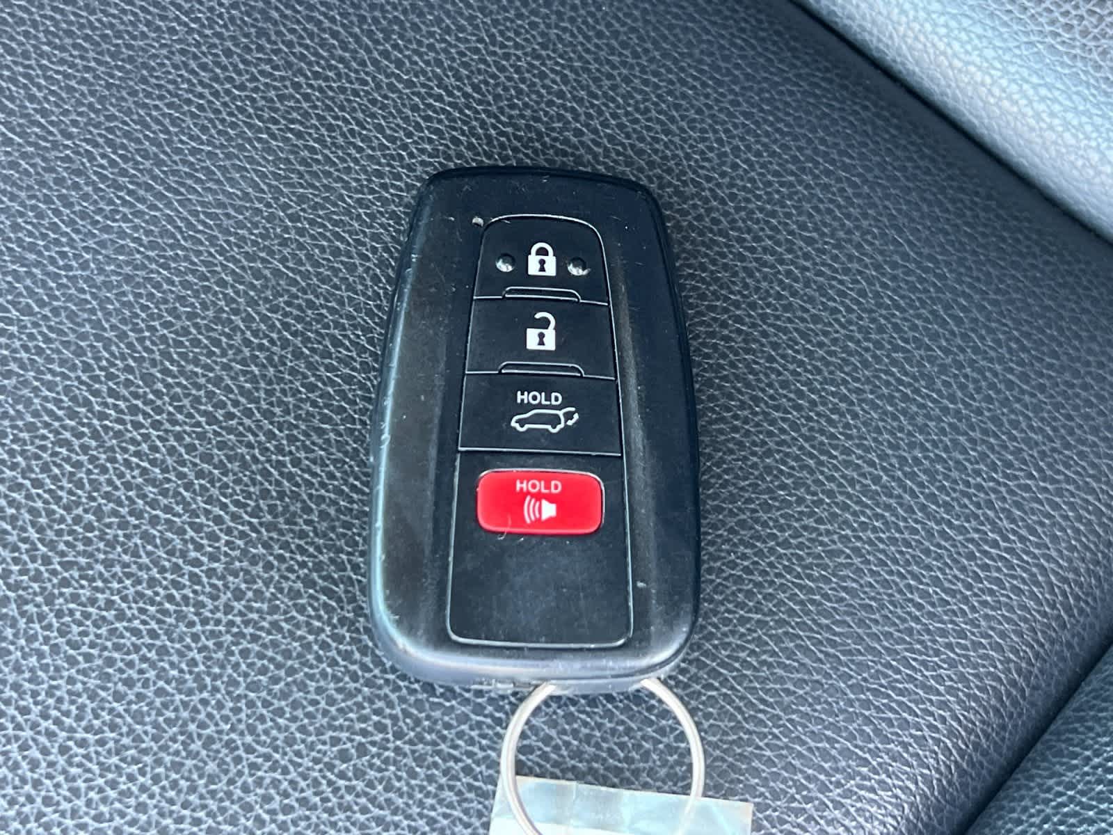 Thumbnail: 2022 Toyota Highlander - 29