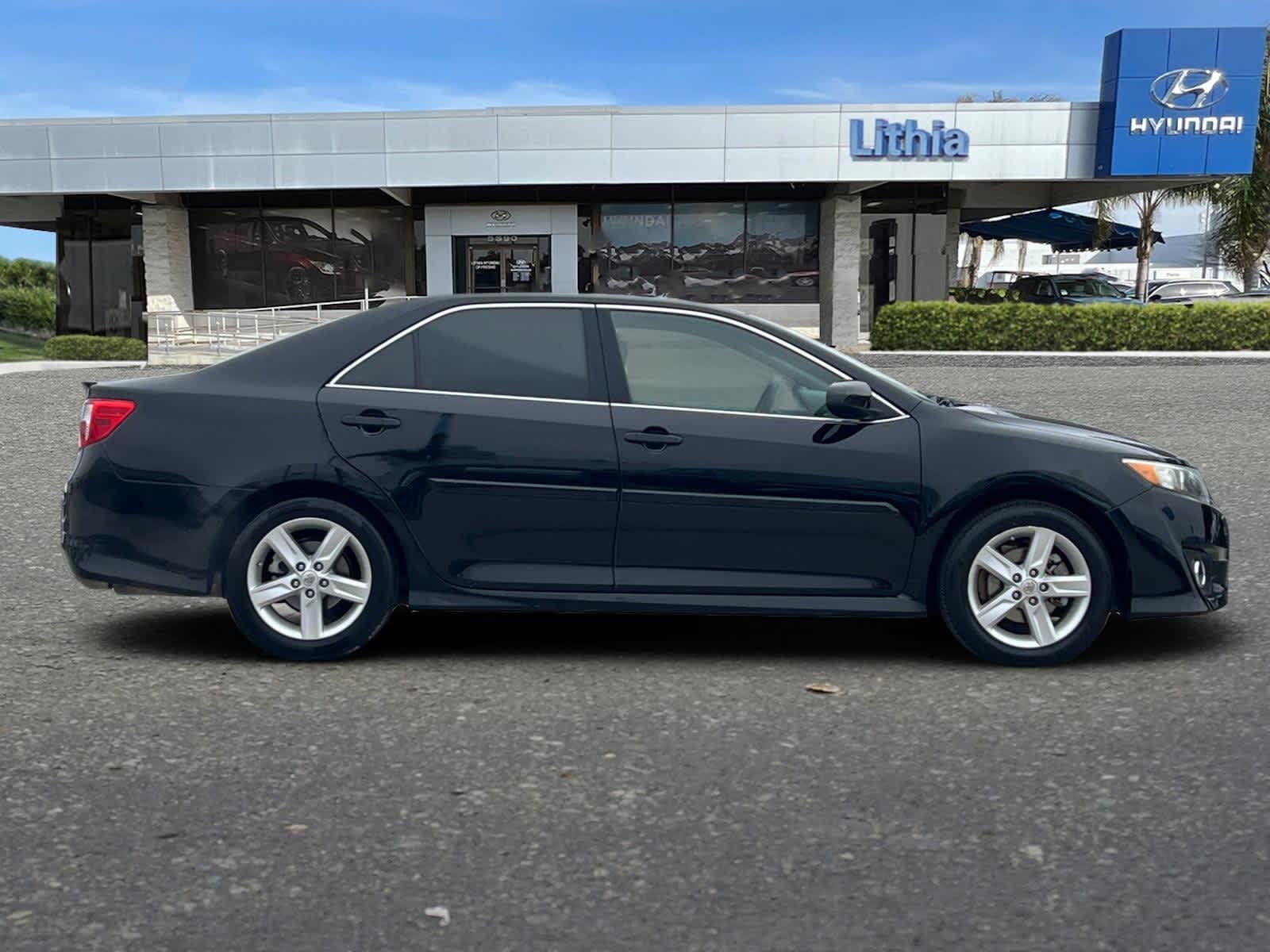 Thumbnail: 2014 Toyota Camry - 9