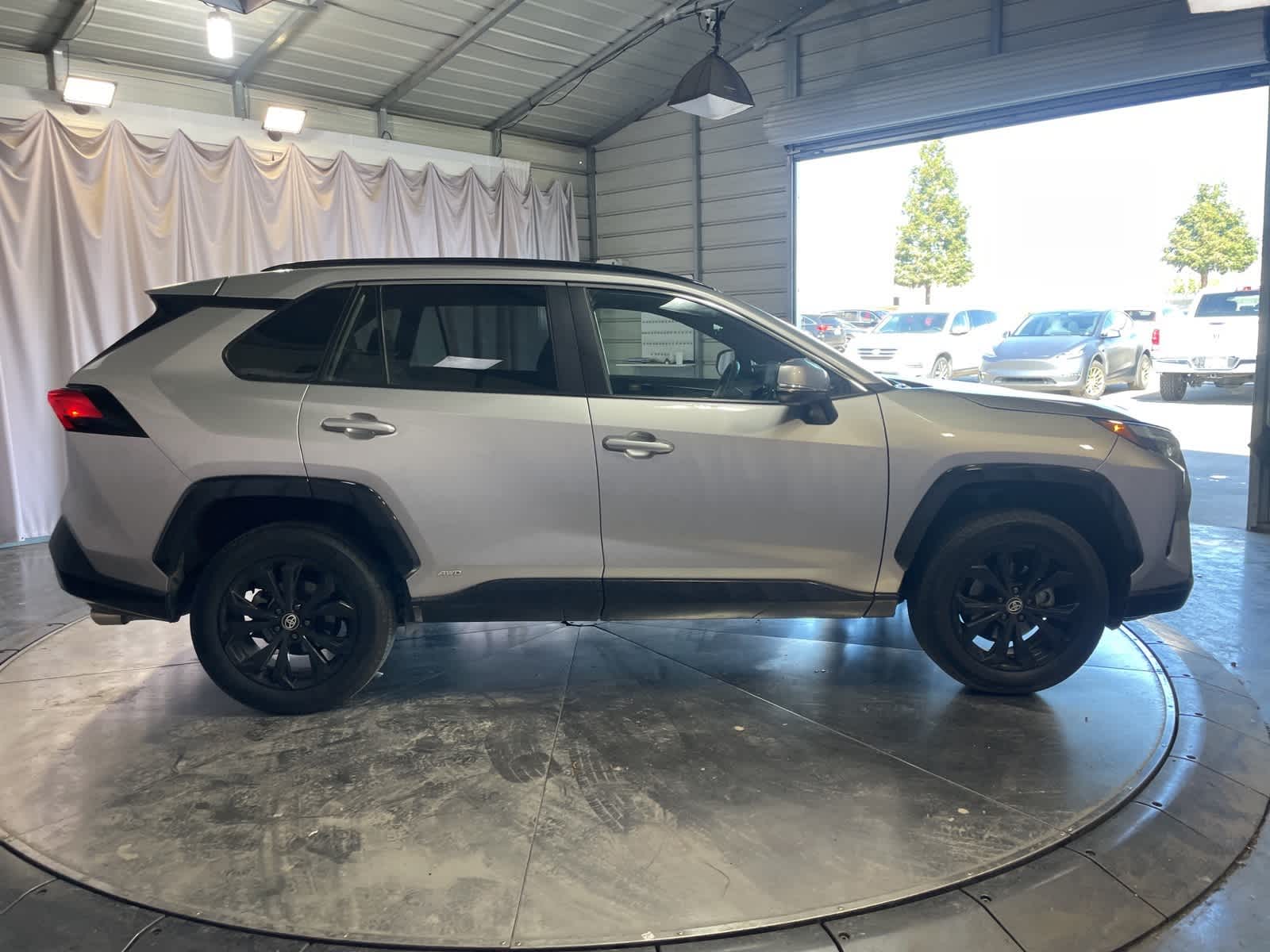 Thumbnail: 2022 Toyota RAV4 - 4