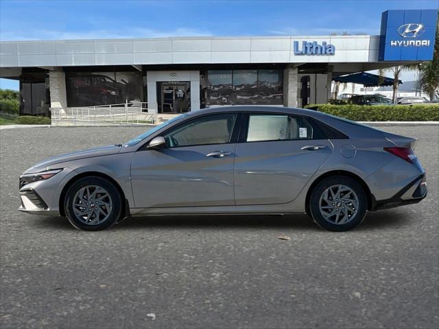 2025 Hyundai Elantra Blue 6