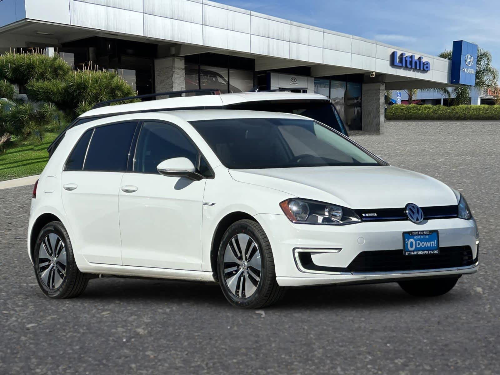 Thumbnail: 2016 Volkswagen e-Golf - 9