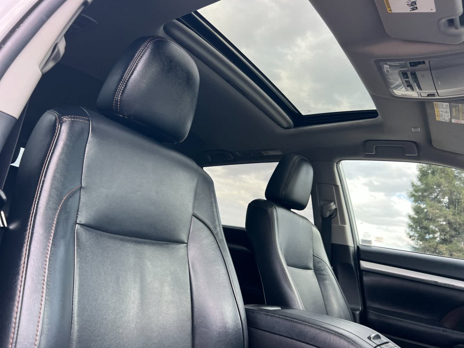 Thumbnail: 2019 Toyota Highlander - 18