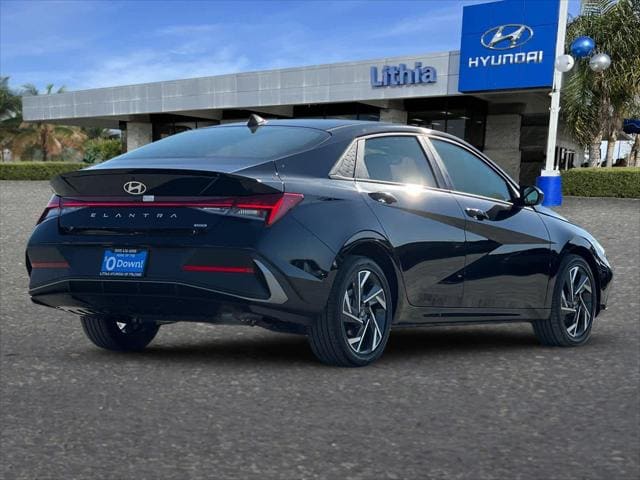 2025 Hyundai Elantra Sport 2