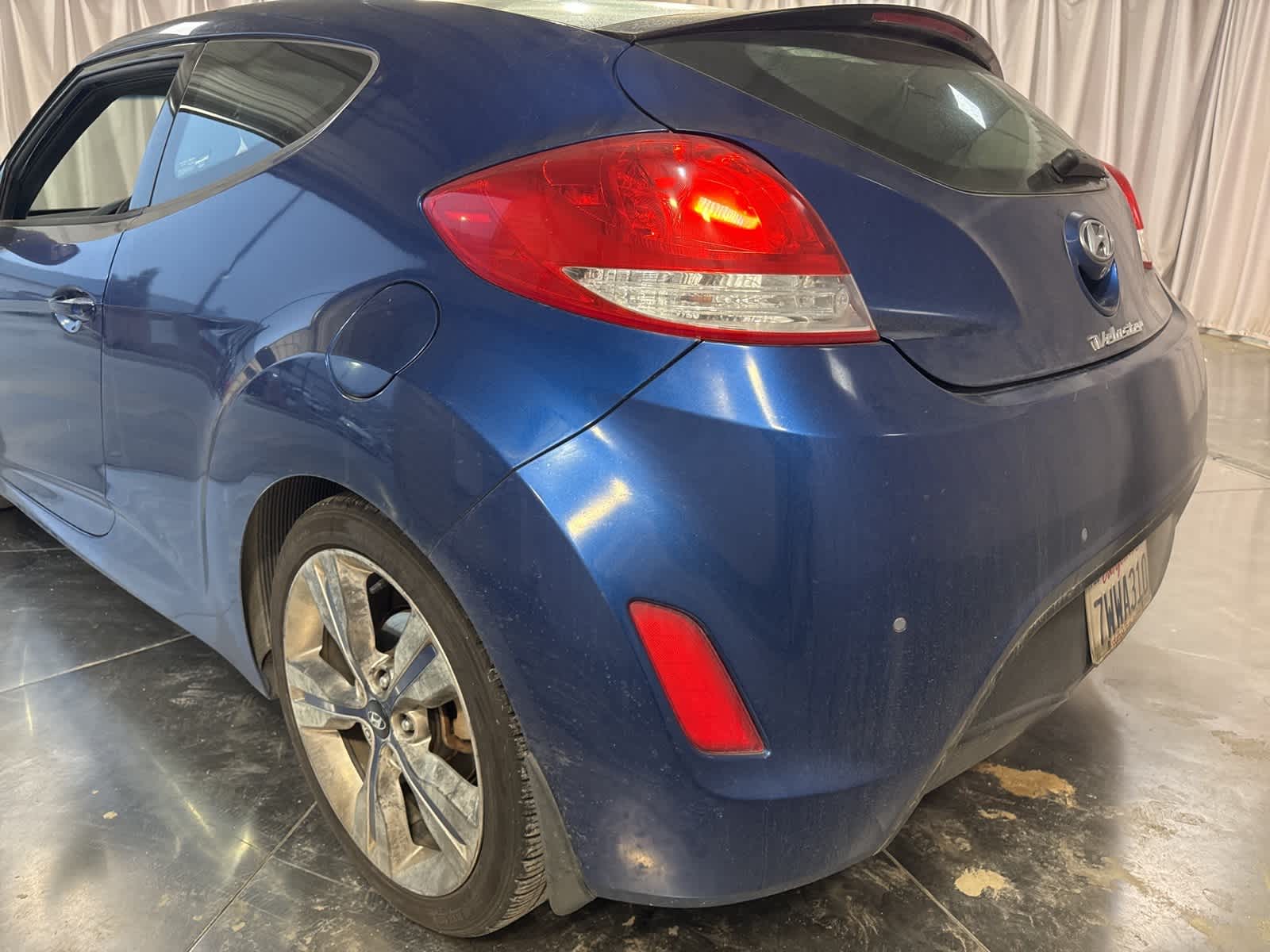 Thumbnail: 2016 Hyundai Veloster - 10
