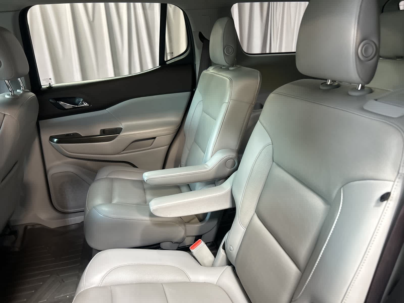 Thumbnail: 2018 GMC Acadia - 22