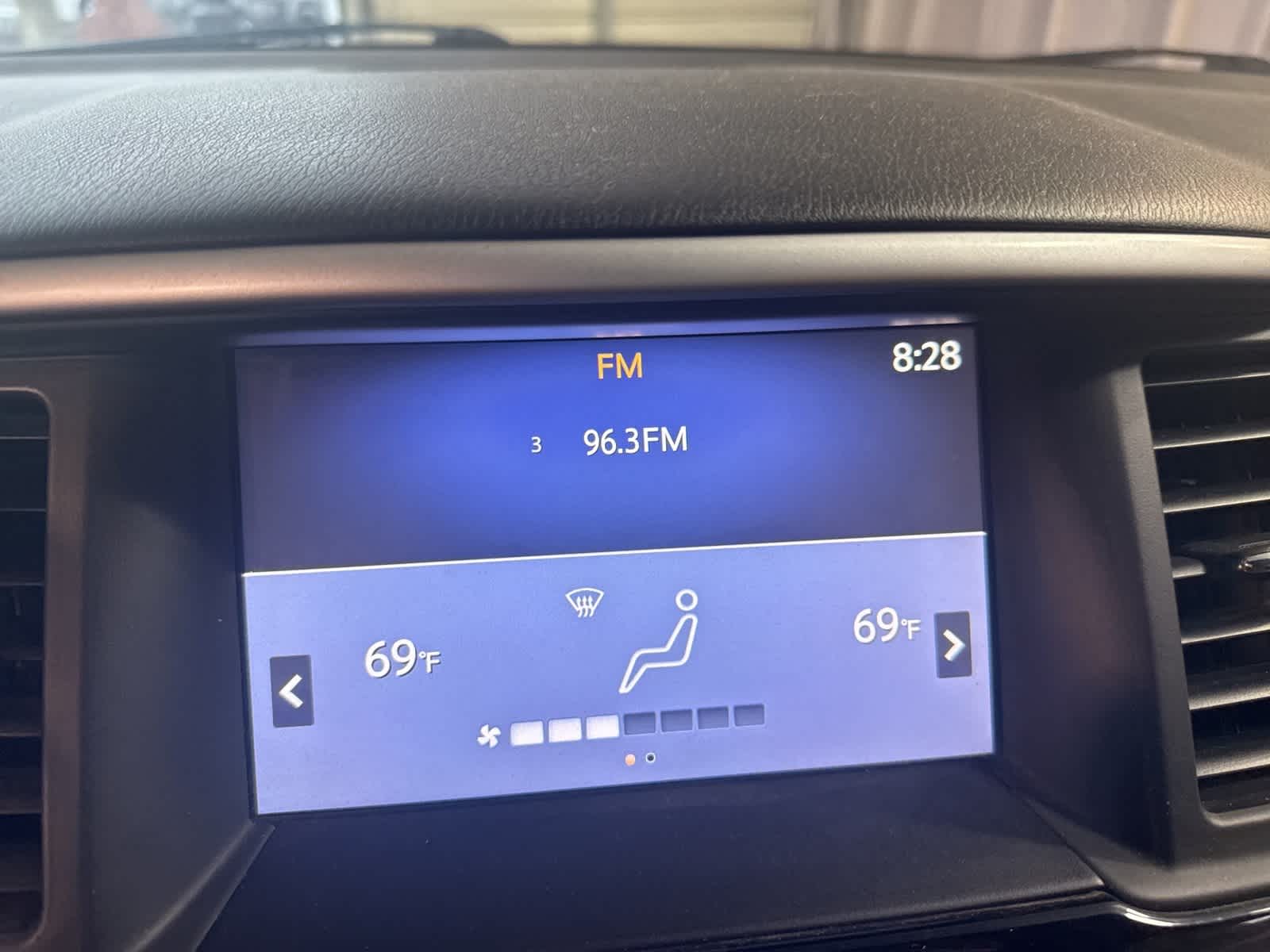 Thumbnail: 2019 Nissan Pathfinder - 19