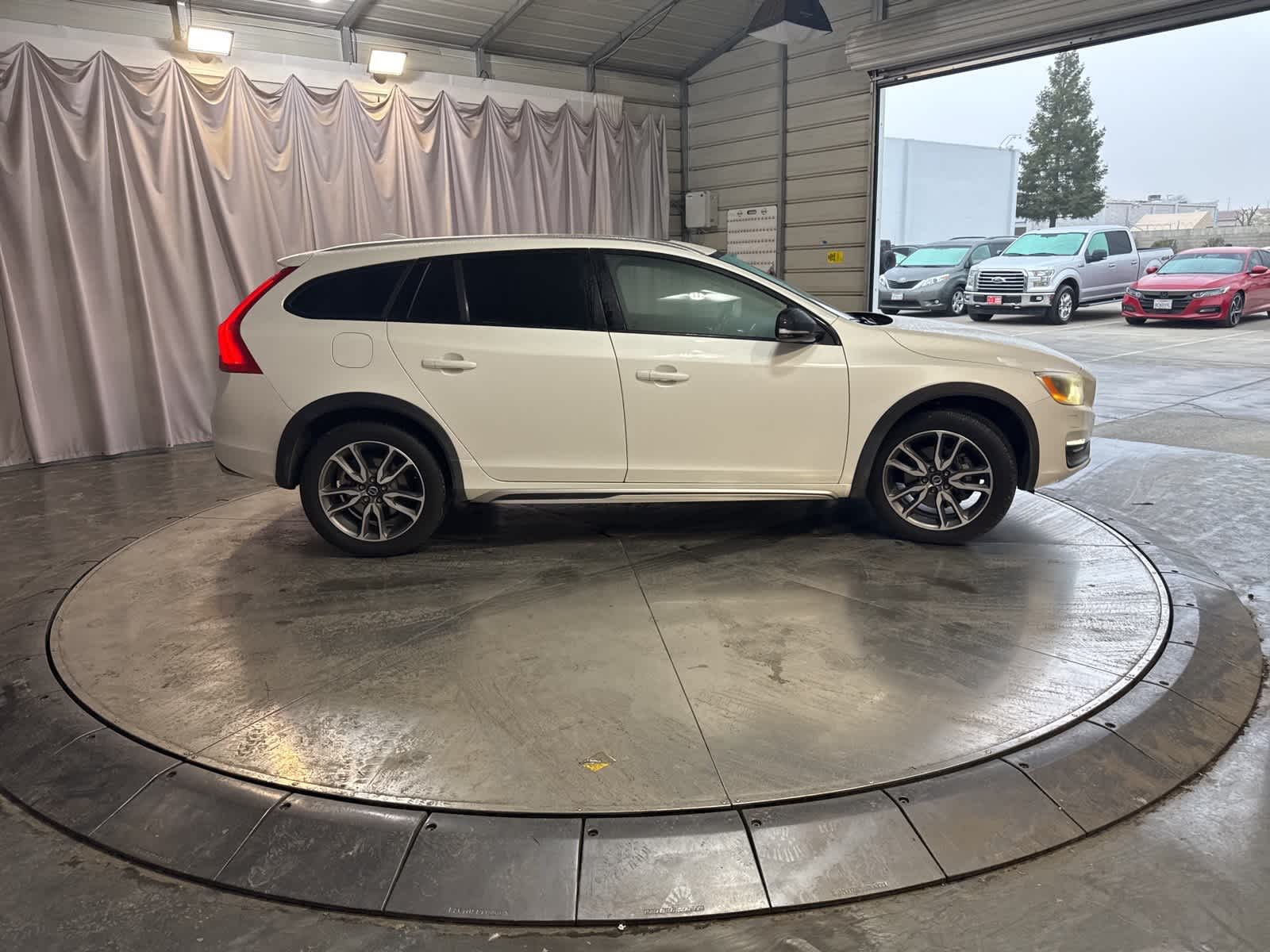 Thumbnail: 2015 Volvo S60 - 4