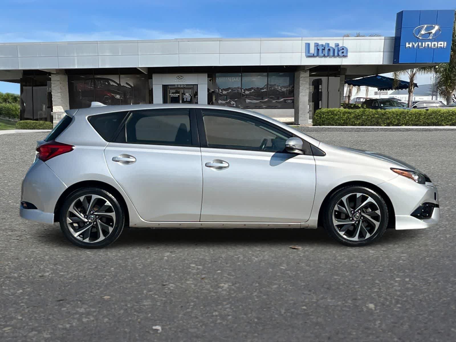 Thumbnail: 2017 Toyota Corolla iM - 9