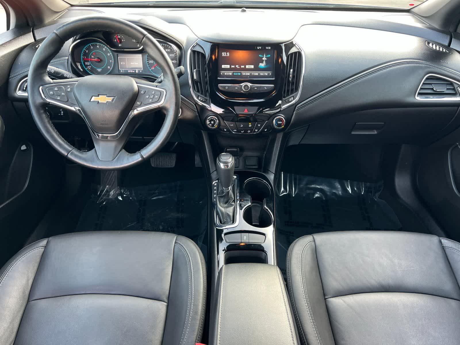 Thumbnail: 2017 Chevrolet Cruze - 3