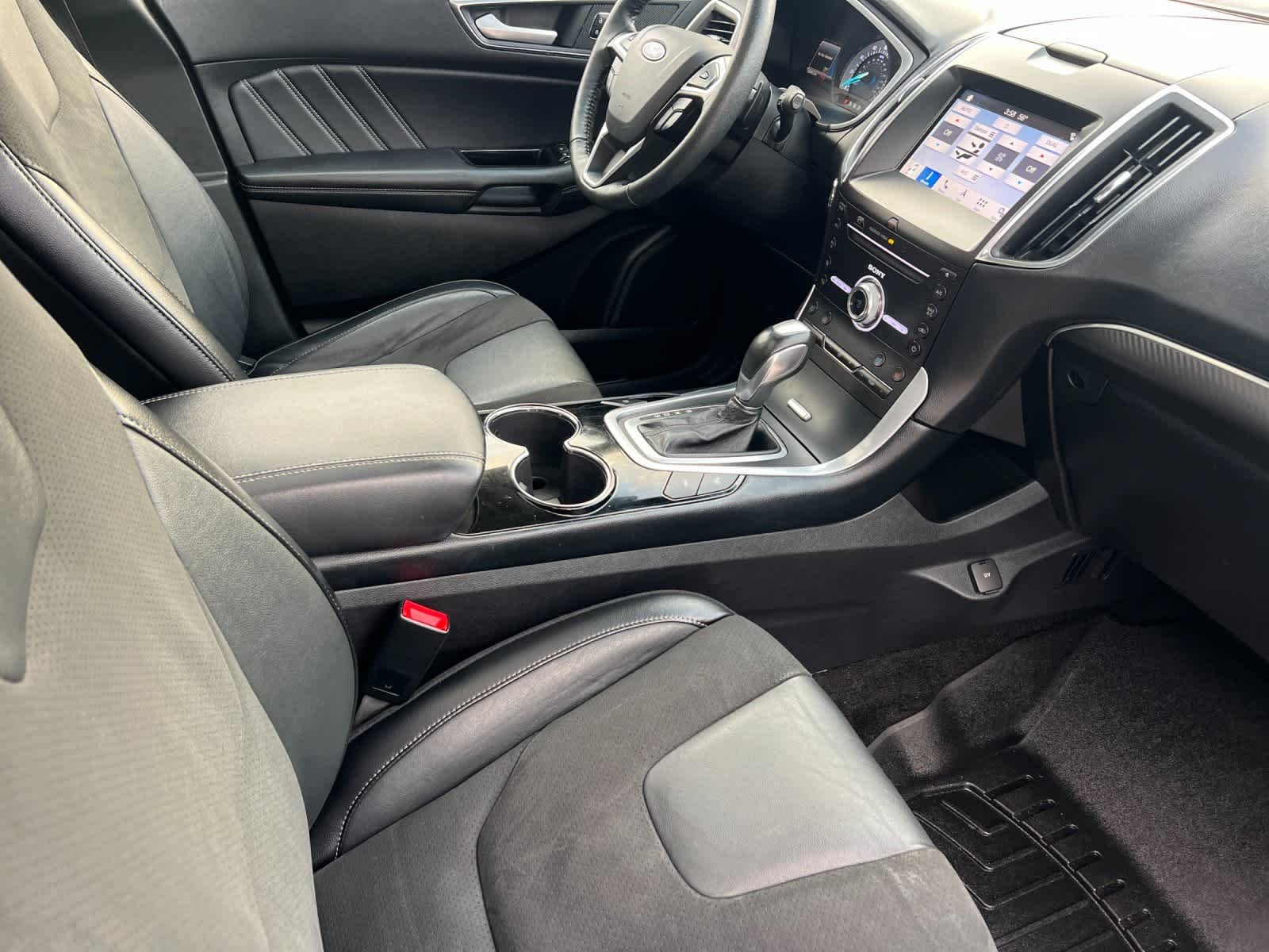 Thumbnail: 2018 Ford Edge - 16