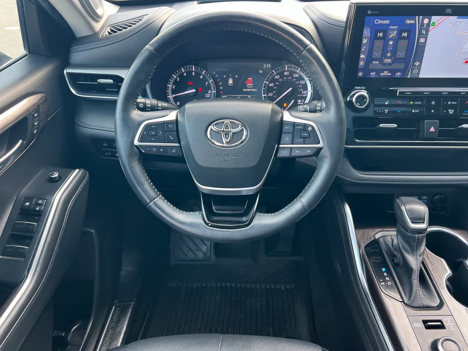 Thumbnail: 2022 Toyota Highlander - 14