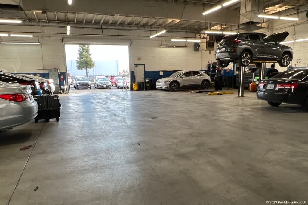 2024 Toyota Camry LE 33