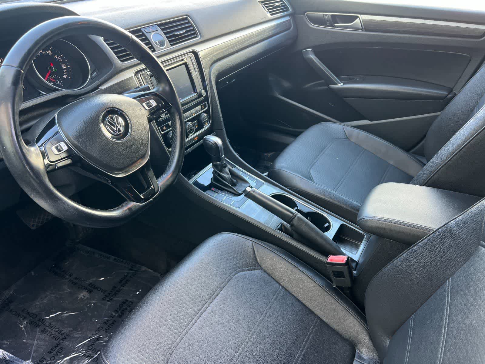 Thumbnail: 2016 Volkswagen Passat - 12