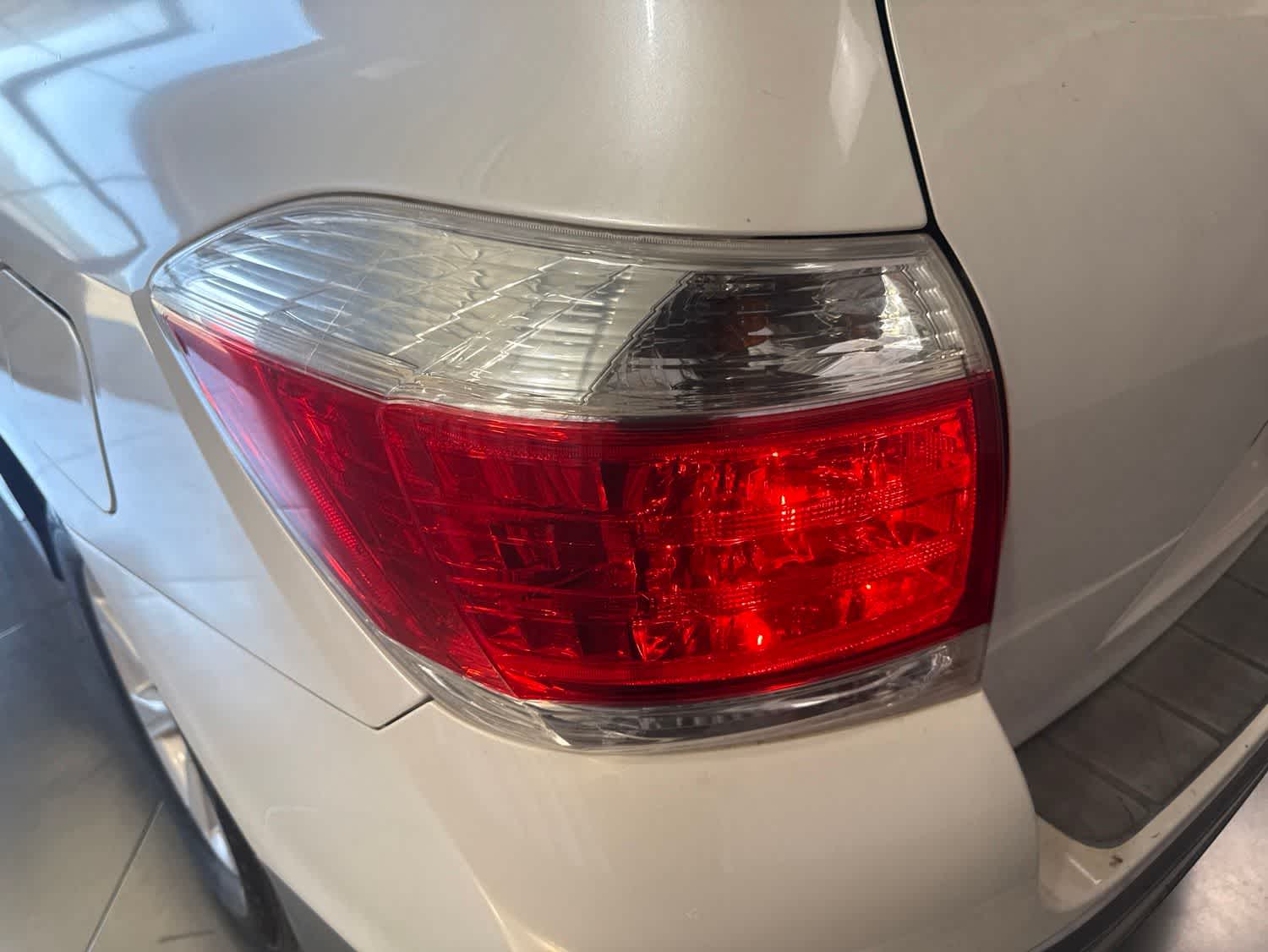 Thumbnail: 2013 Toyota Highlander - 9