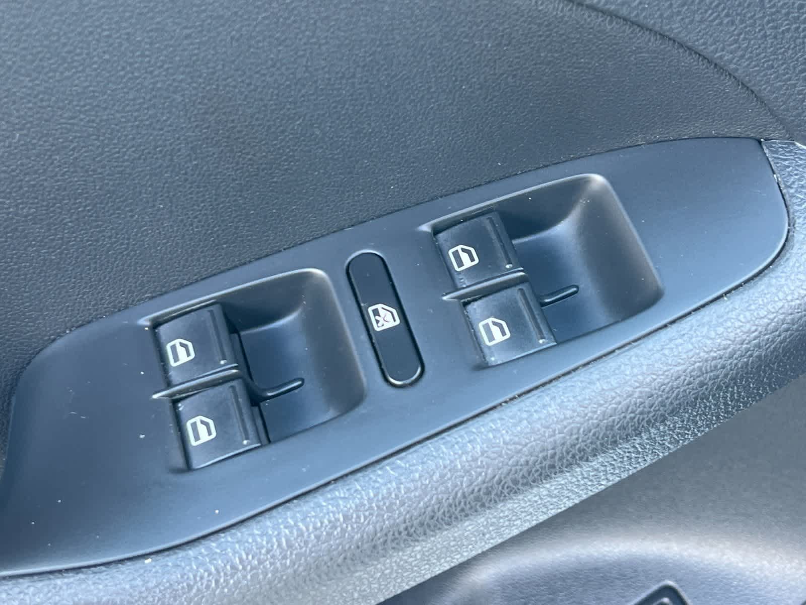 Thumbnail: 2017 Volkswagen Jetta - 14