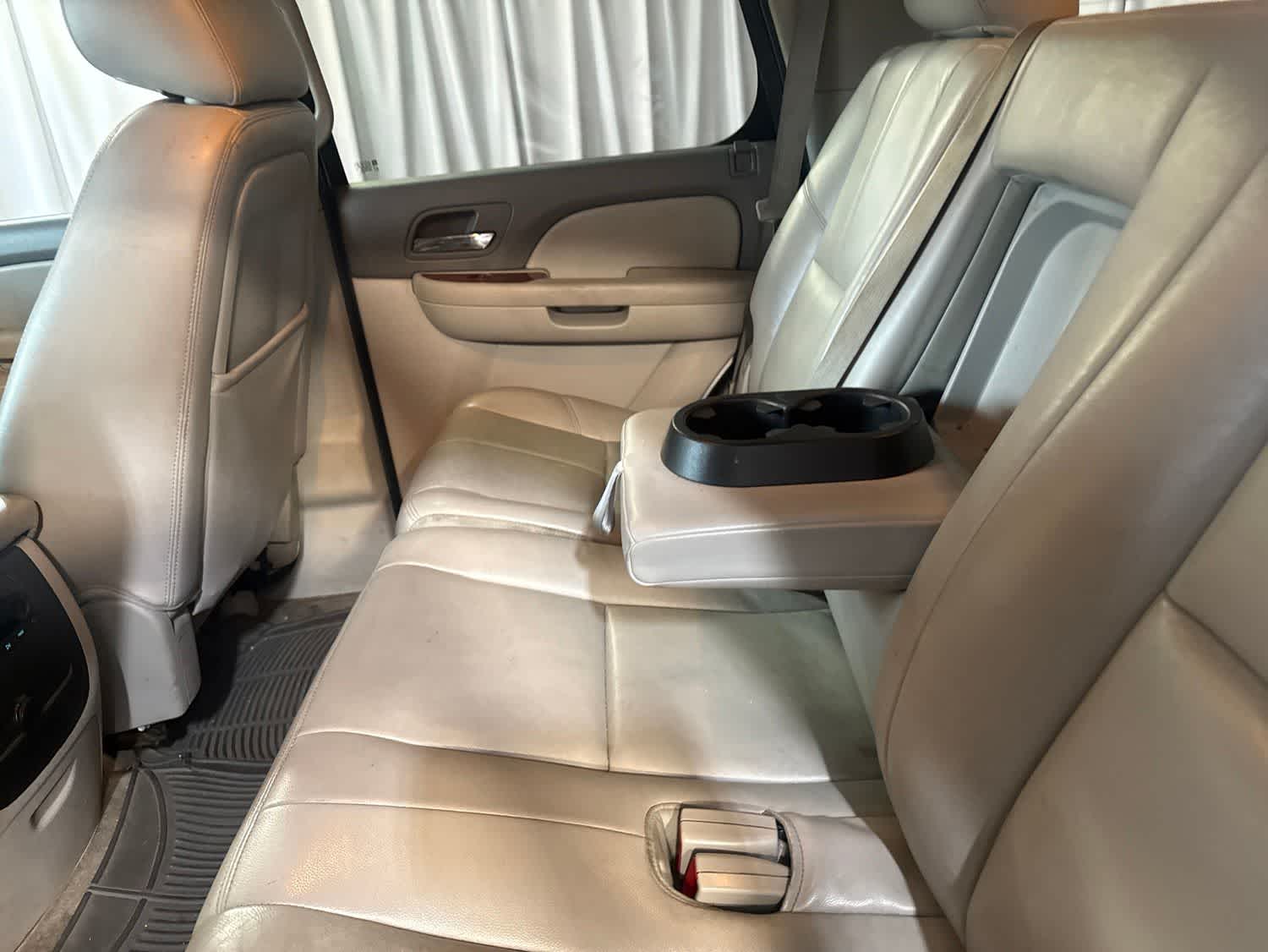 Thumbnail: 2013 Chevrolet Tahoe - 17