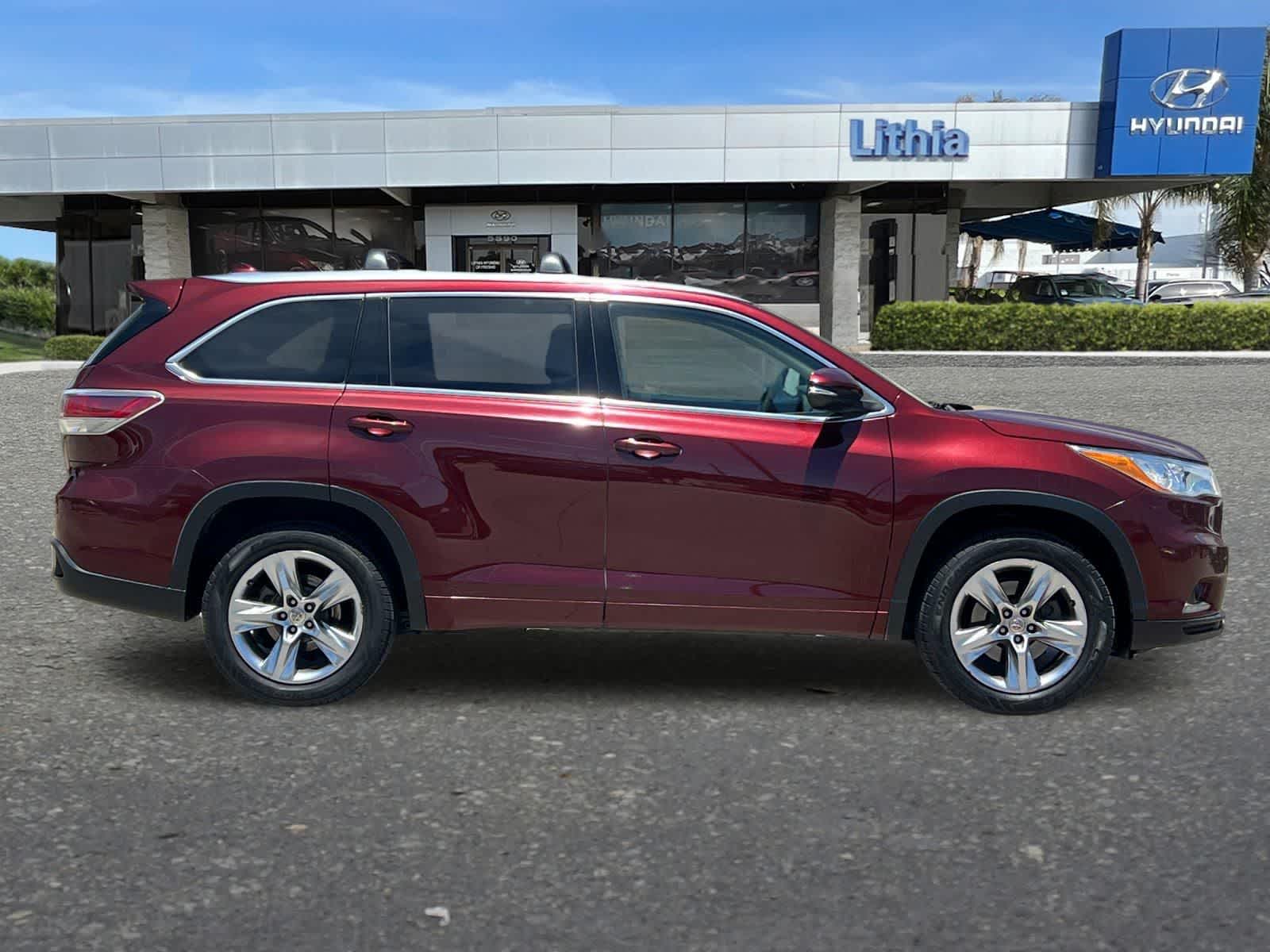 Thumbnail: 2015 Toyota Highlander - 8