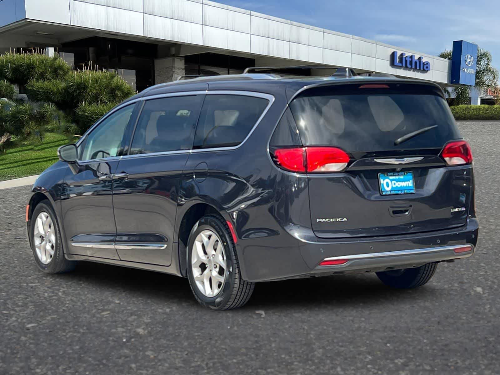 Thumbnail: 2020 Chrysler Pacifica - 7