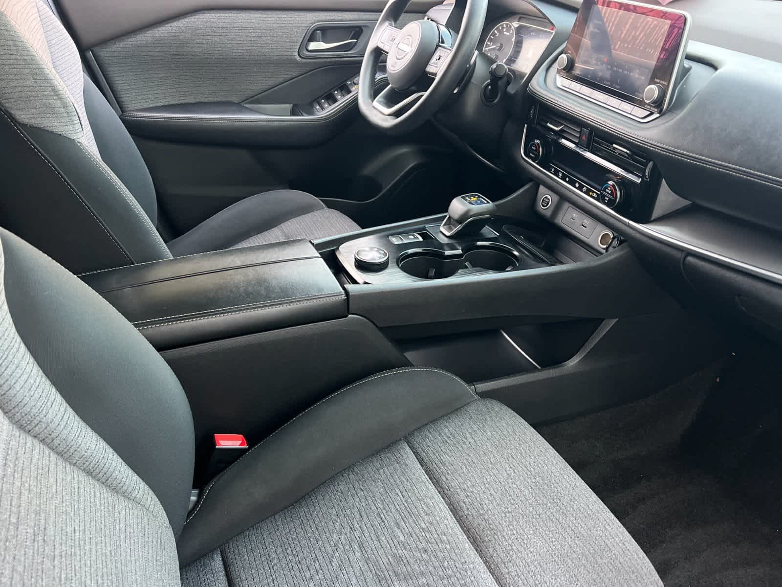 Thumbnail: 2022 Nissan Rogue - 17