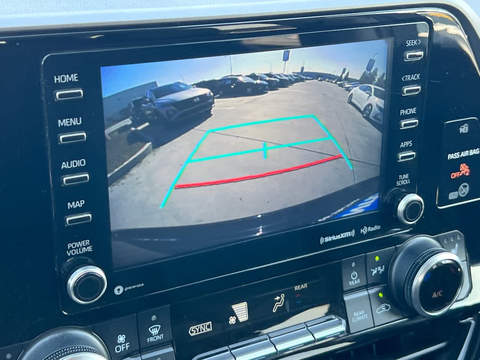 Thumbnail: 2022 Toyota Highlander - 20