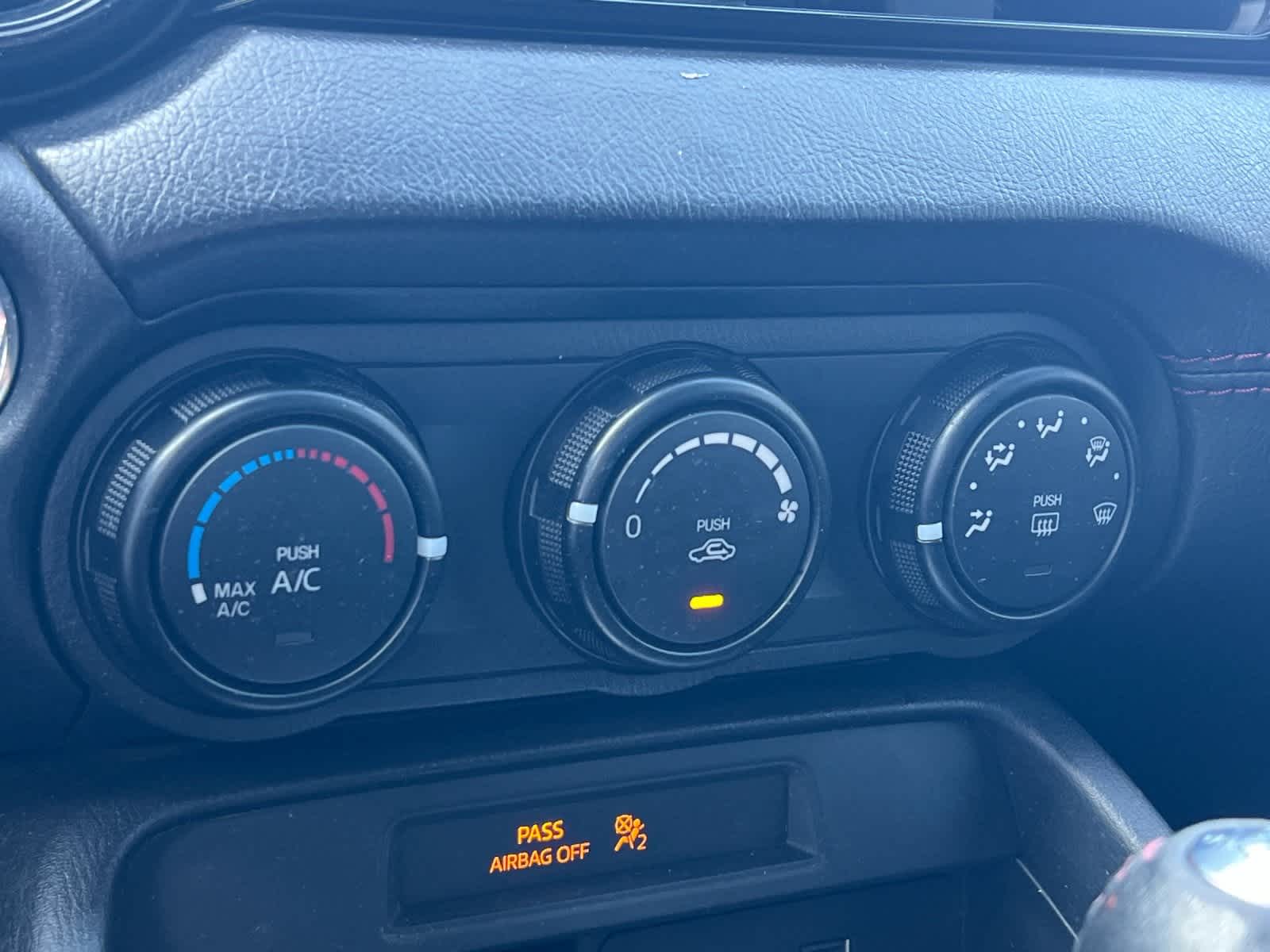 Thumbnail: 2016 Mazda MX-5 Miata - 19