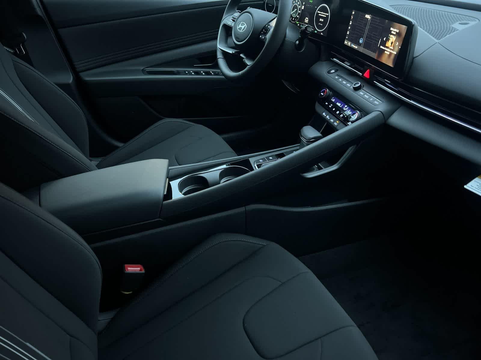 Thumbnail: 2025 Hyundai Elantra - 16