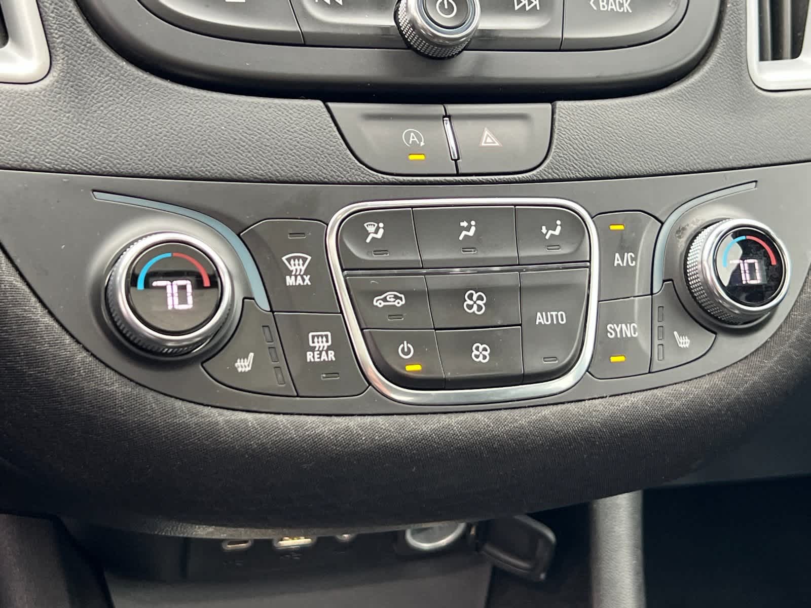 Thumbnail: 2023 Chevrolet Malibu - 19