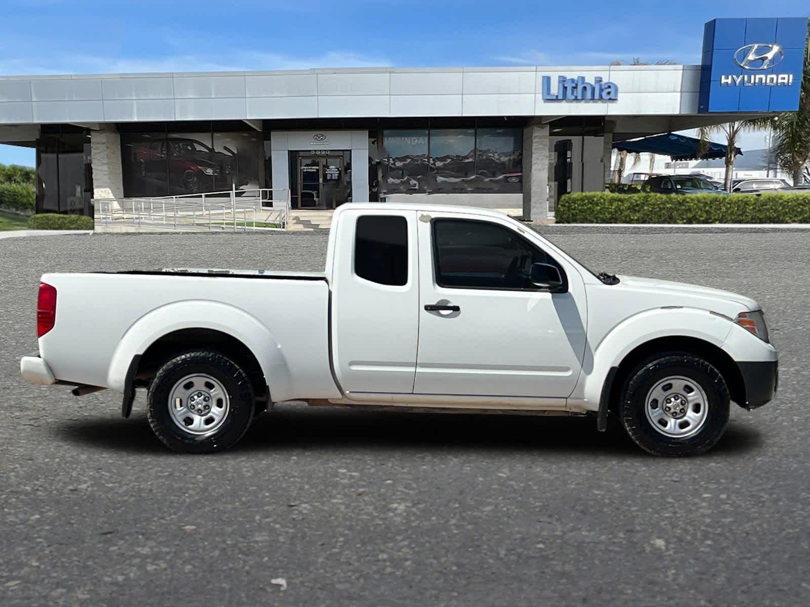 2017 Nissan Frontier S 8