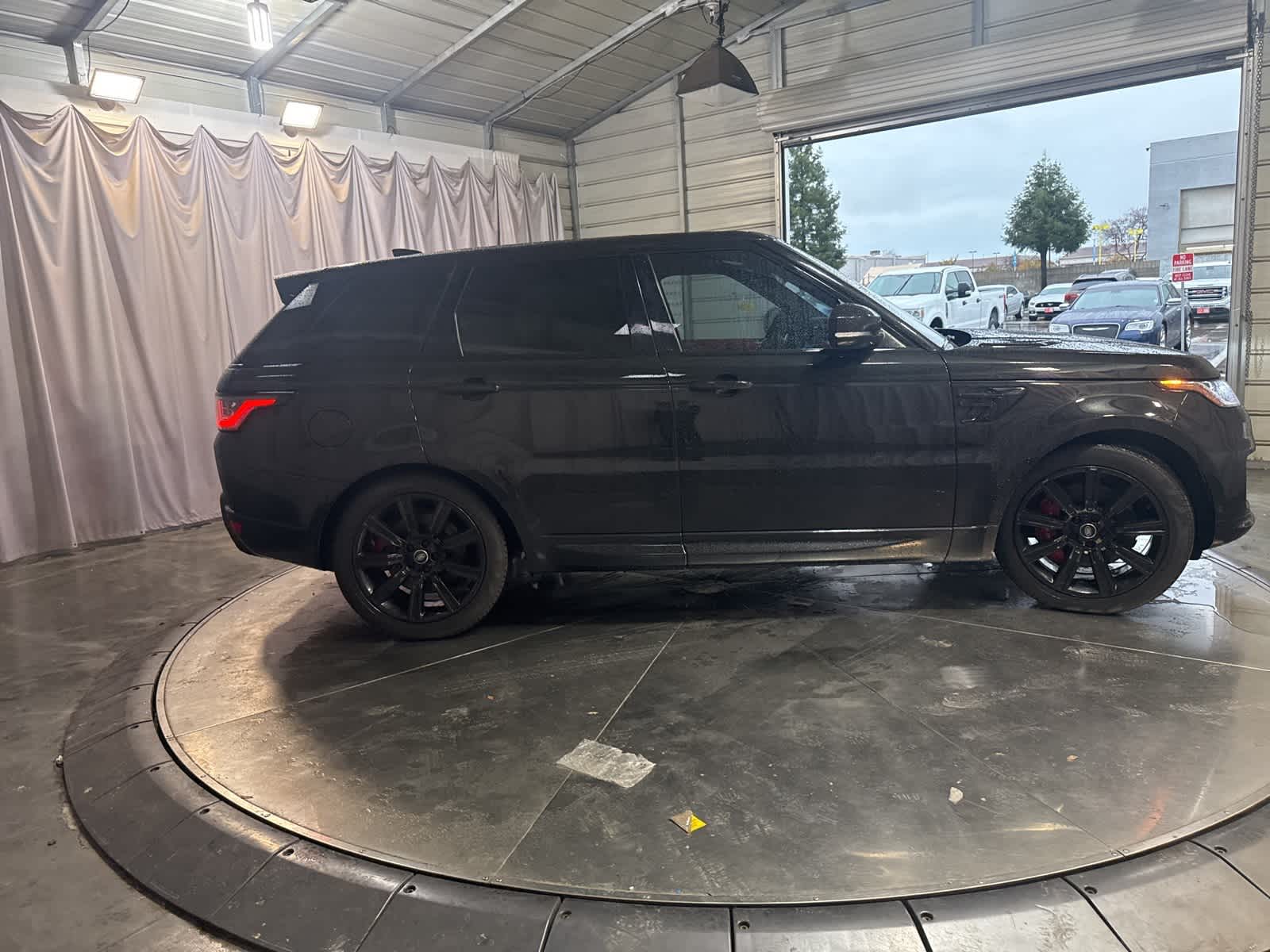 Thumbnail: 2020 Land Rover Range Rover Sport - 4