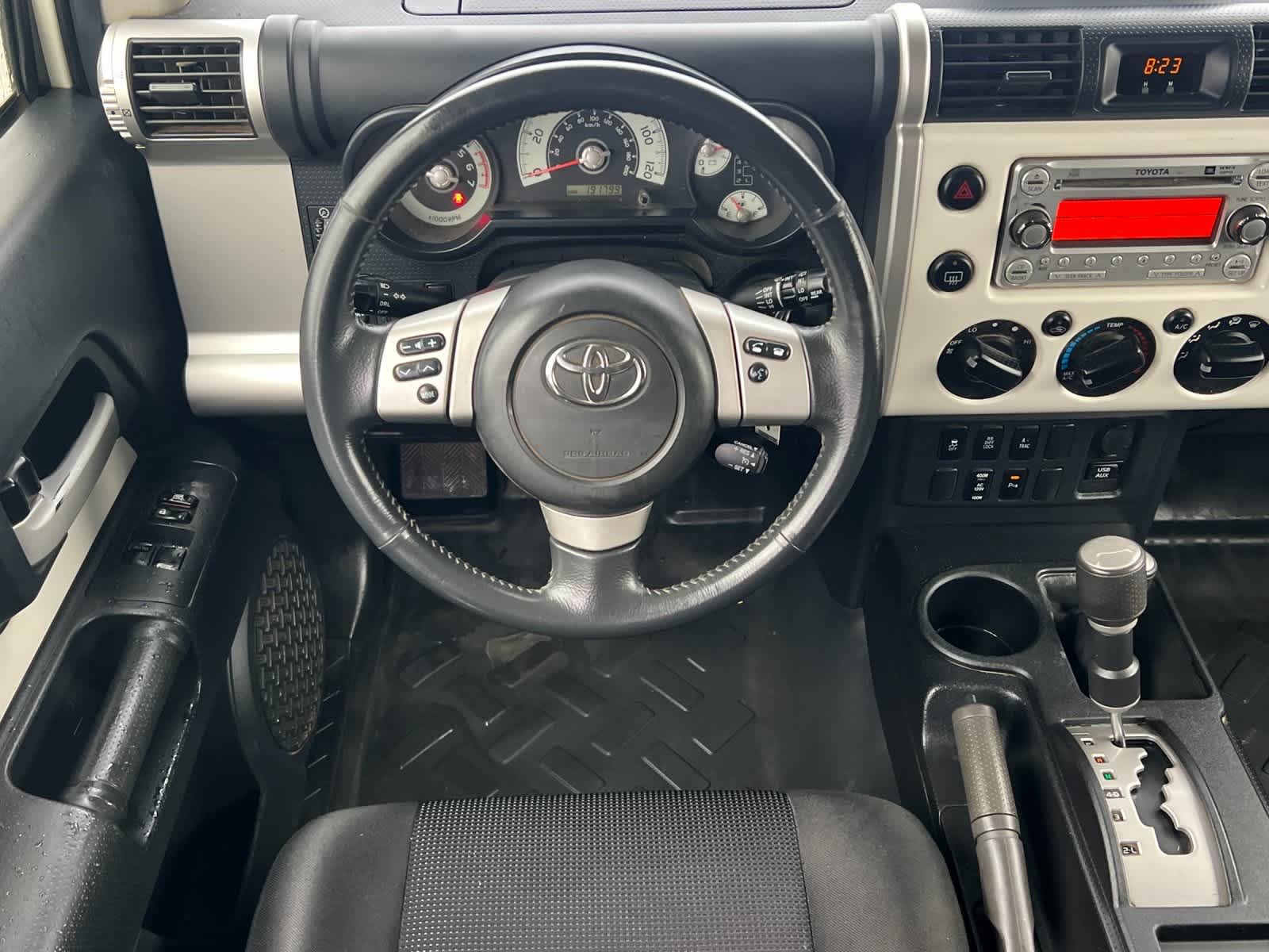 Thumbnail: 2013 Toyota FJ Cruiser - 14