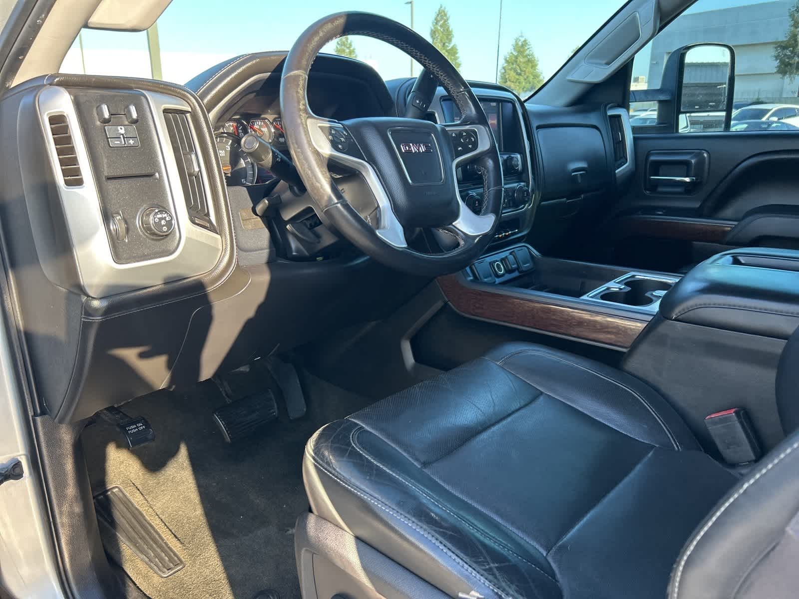 Thumbnail: 2015 GMC Sierra 2500 - 22