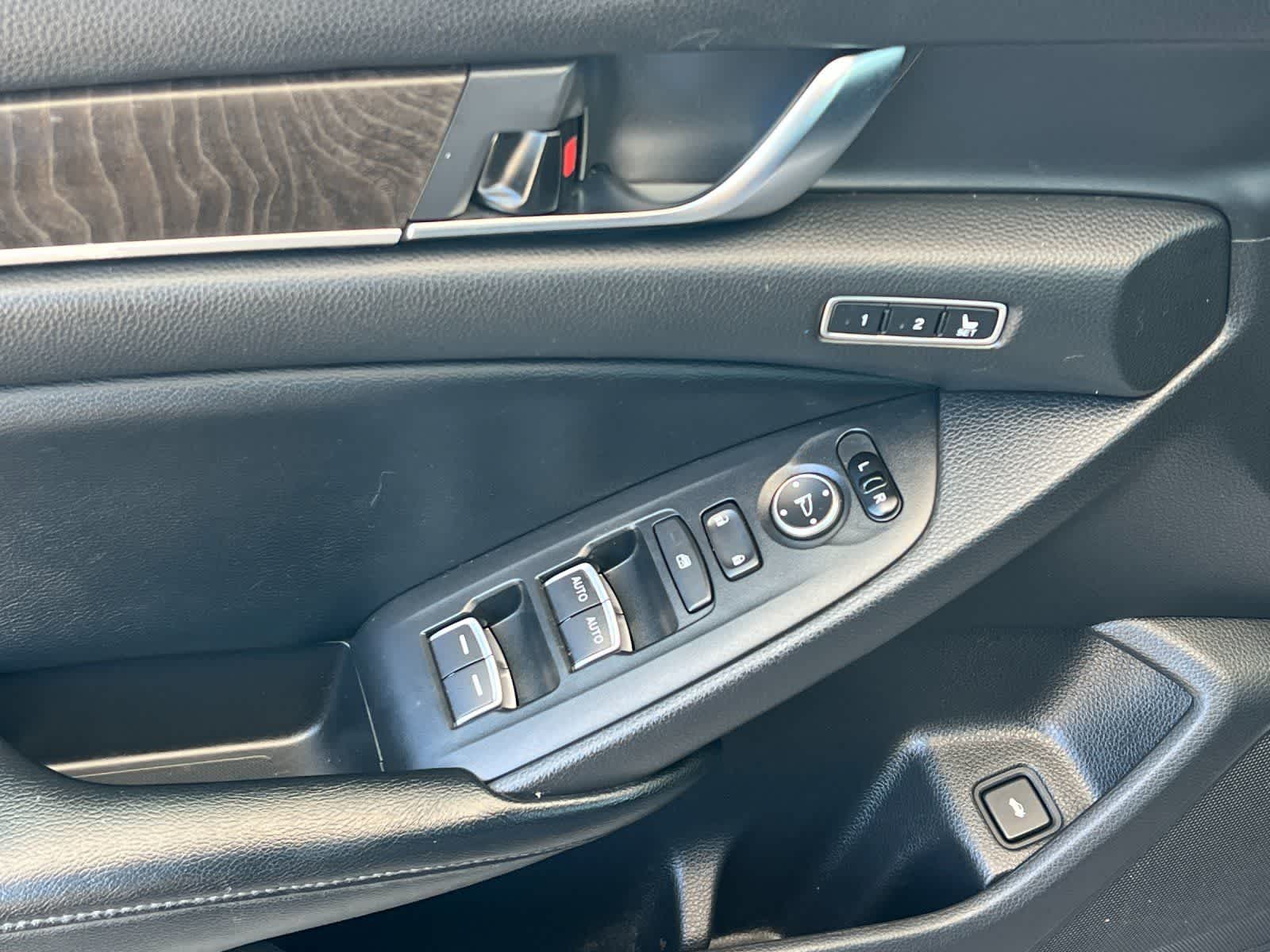 Thumbnail: 2018 Honda Accord - 13