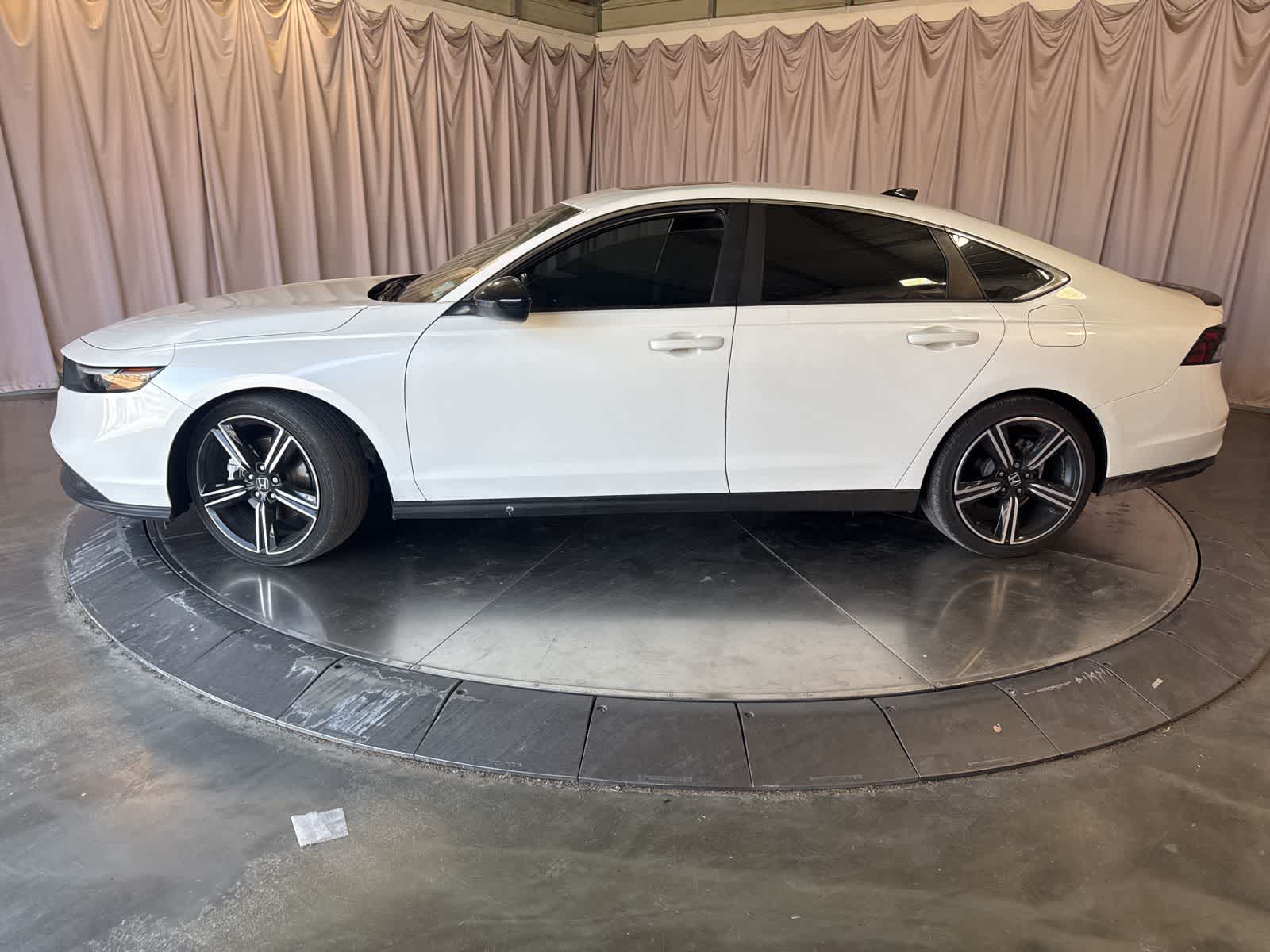 2023 Honda Accord Hybrid Sport w/BSI photo 3