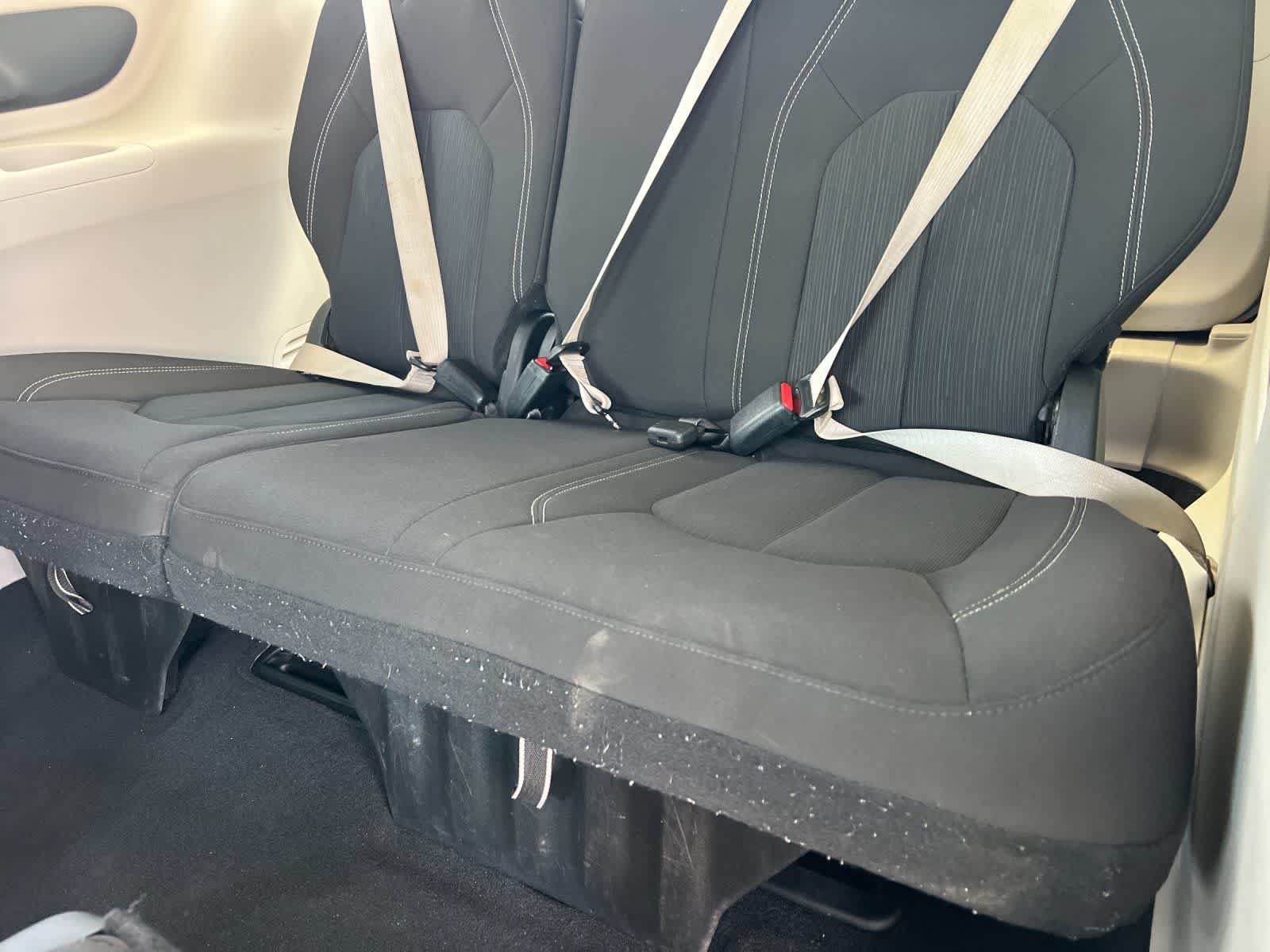 Thumbnail: 2023 Chrysler Voyager - 16