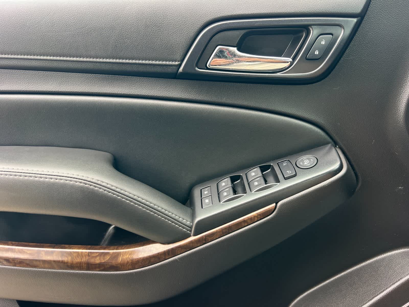 Thumbnail: 2017 Chevrolet Tahoe - 12