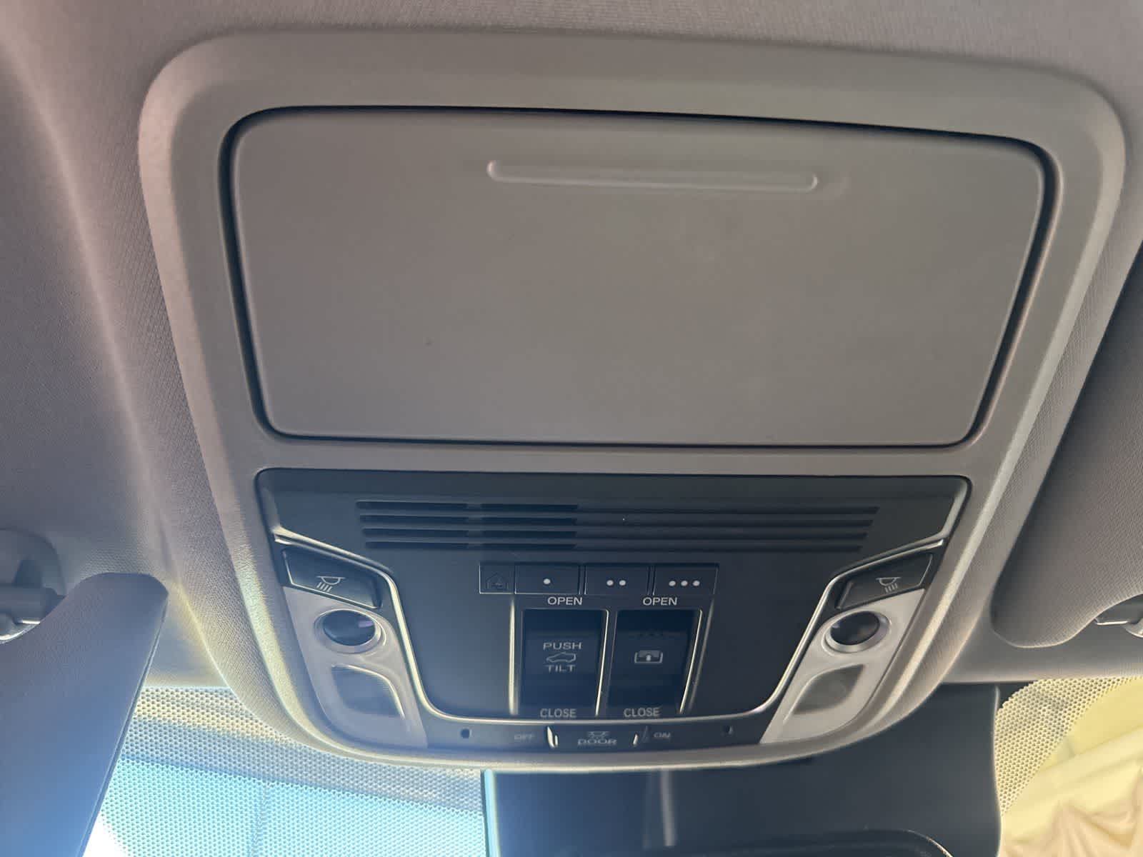 Thumbnail: 2017 Honda Pilot - 30